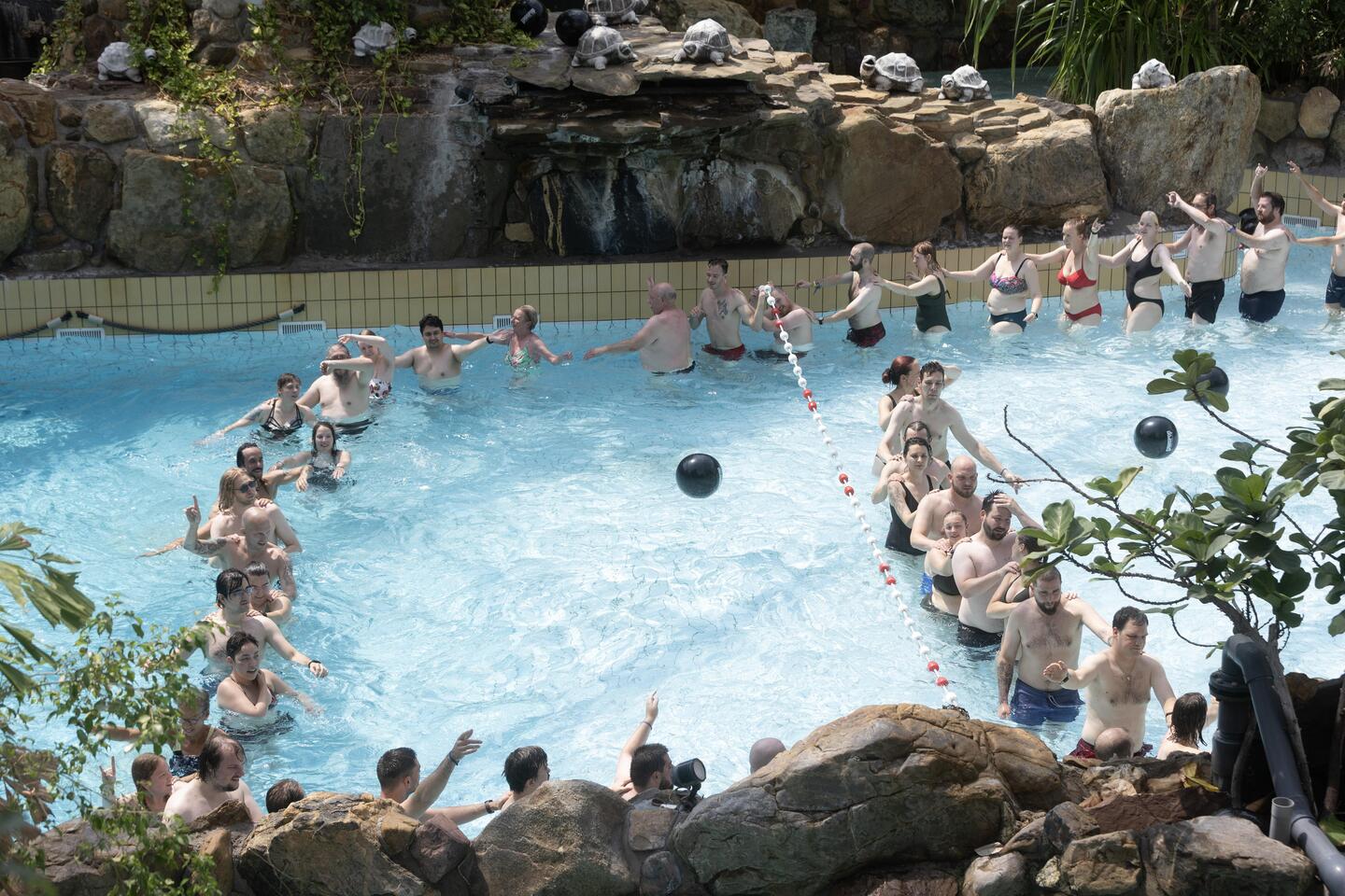 Sunparks warmt metalfans op voor Graspop met aquagym en stevige ...