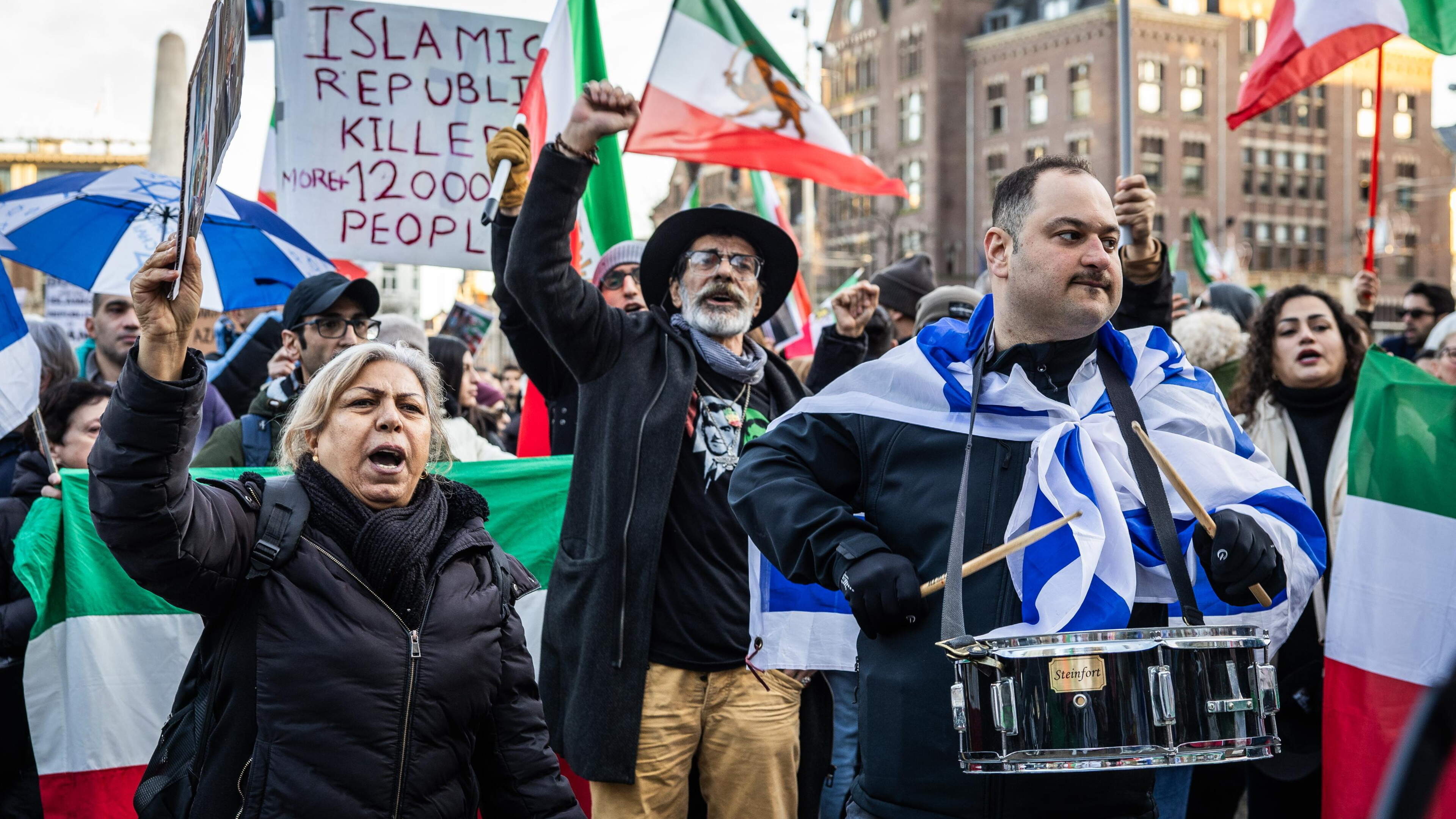 Mechelse wake uit solidariteit met protesten in Iran: “De angst voor harde repressie is reëel”