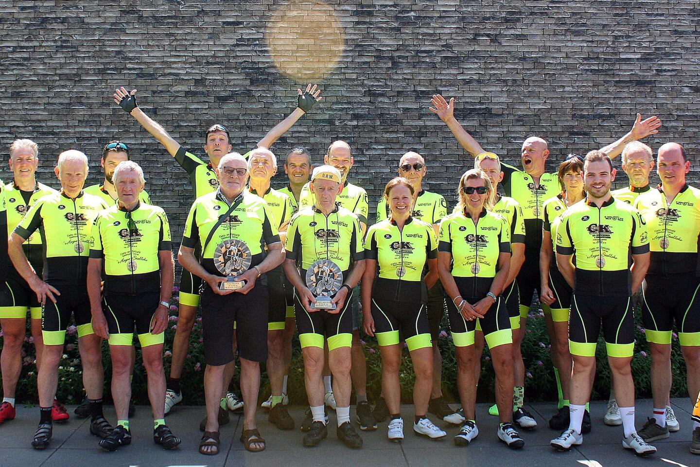 Wielerclub De Rappe Wielen ontvangt officieel brevet van koning Filip | GVA