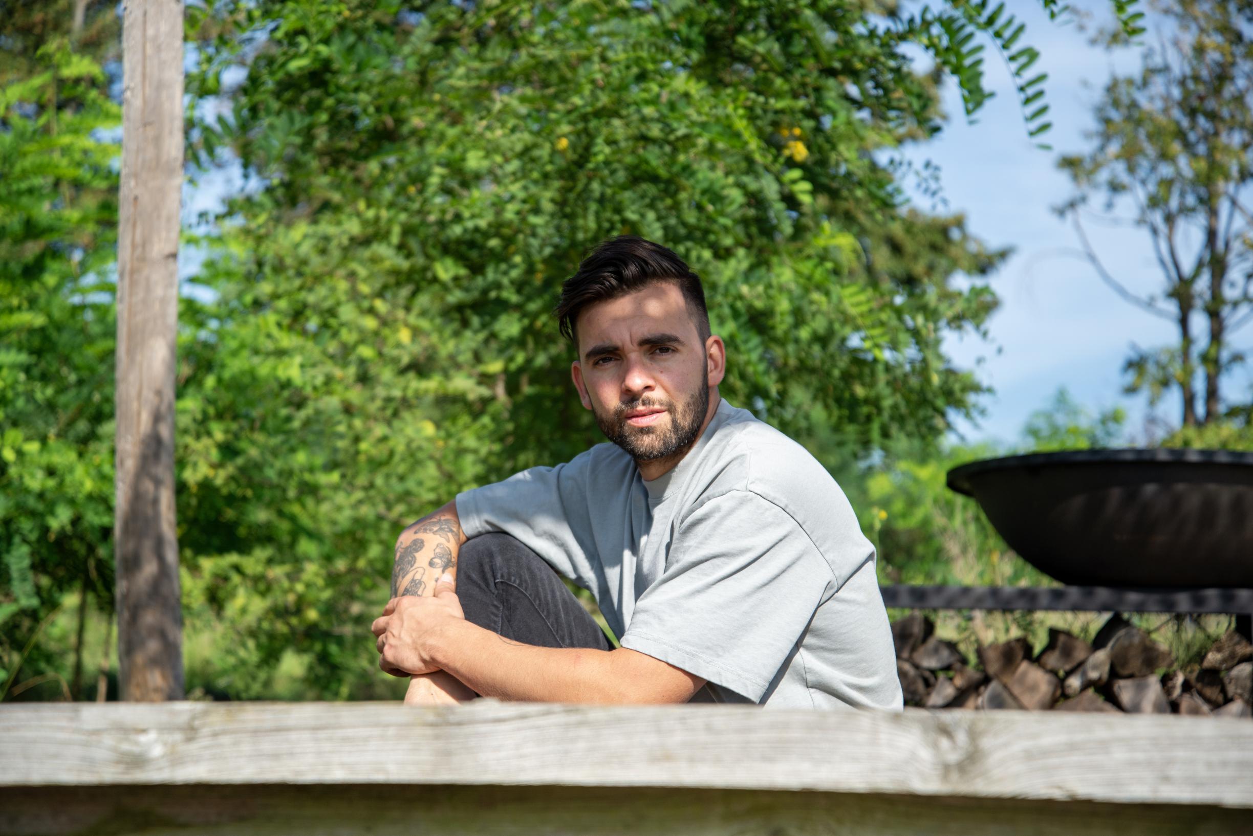 Mathias Vergels: “Drugs waren een manier om te ontsnappen. Ik was 15 en gebruikte bijna alles.”