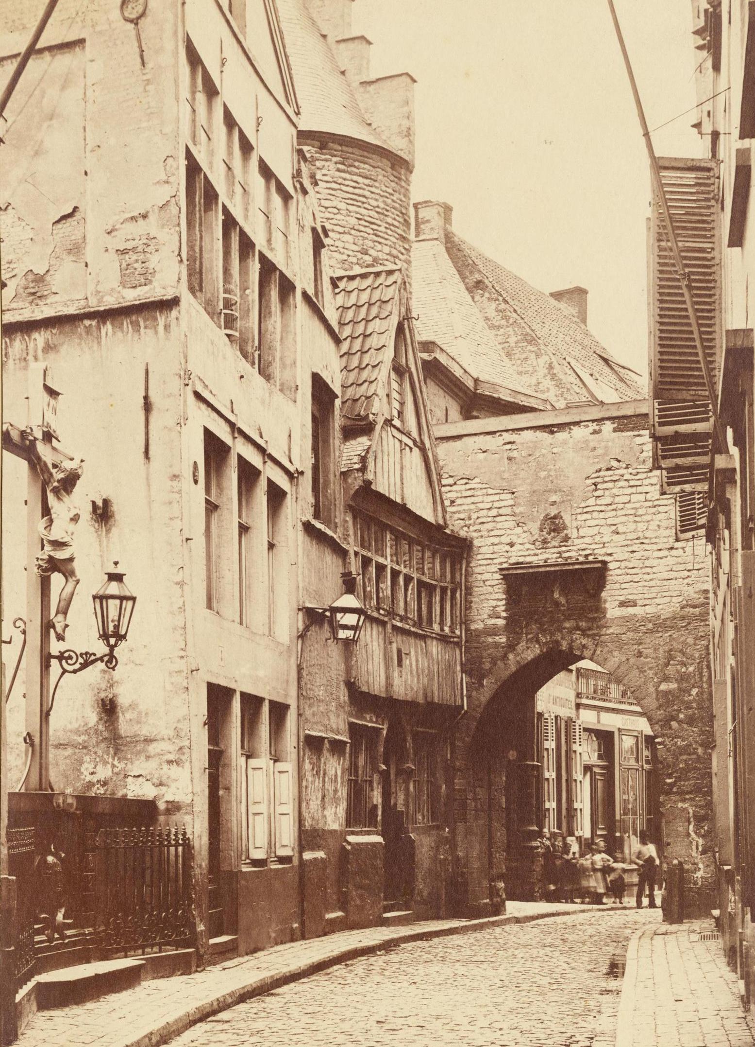 De woelige en mysterieuze geschiedenis van Semini, de patroon die ...