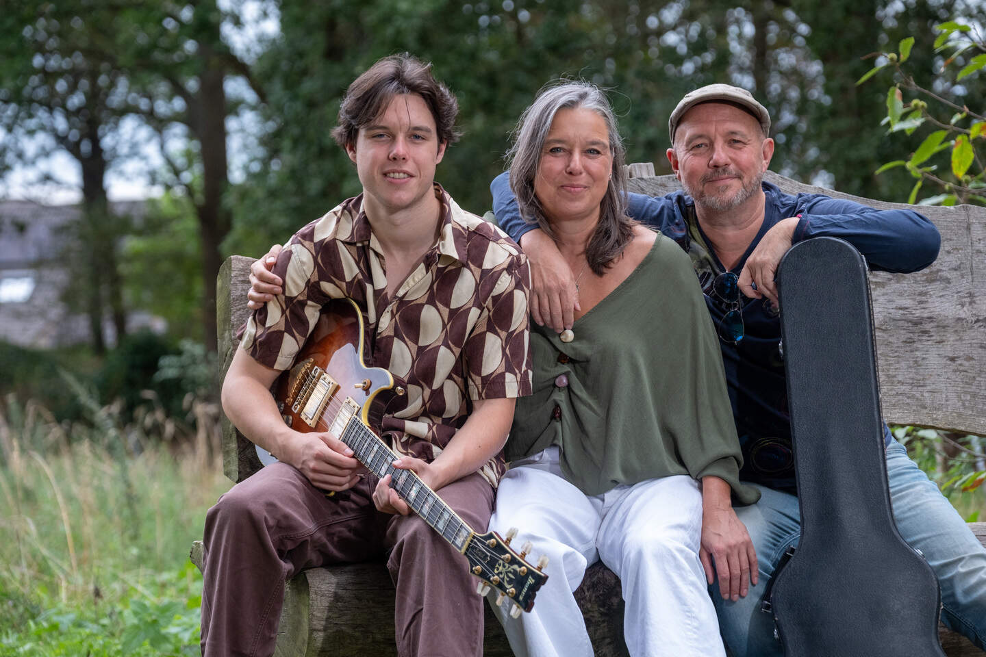 Voor zijn show Roadcompanion neemt Guy Van Ginderen, naast vier maten, ook zijn vrouw Mieke Buysrogge en zoon Jonas mee op het podium.