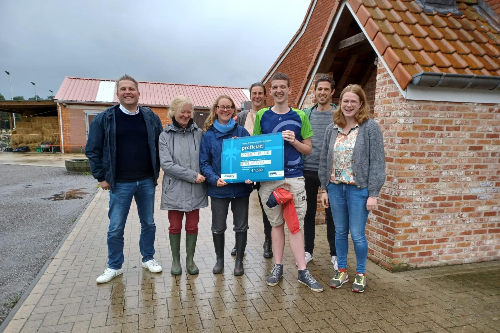 Loopteam overhandigt 1.500 euro aan Hoeve Megusta | GVA