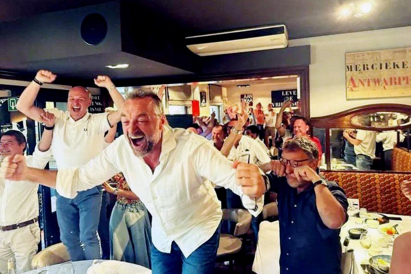 “Al 50 jaar supporter, ook in de eenzame jaren”: televisiemaker Tom ...