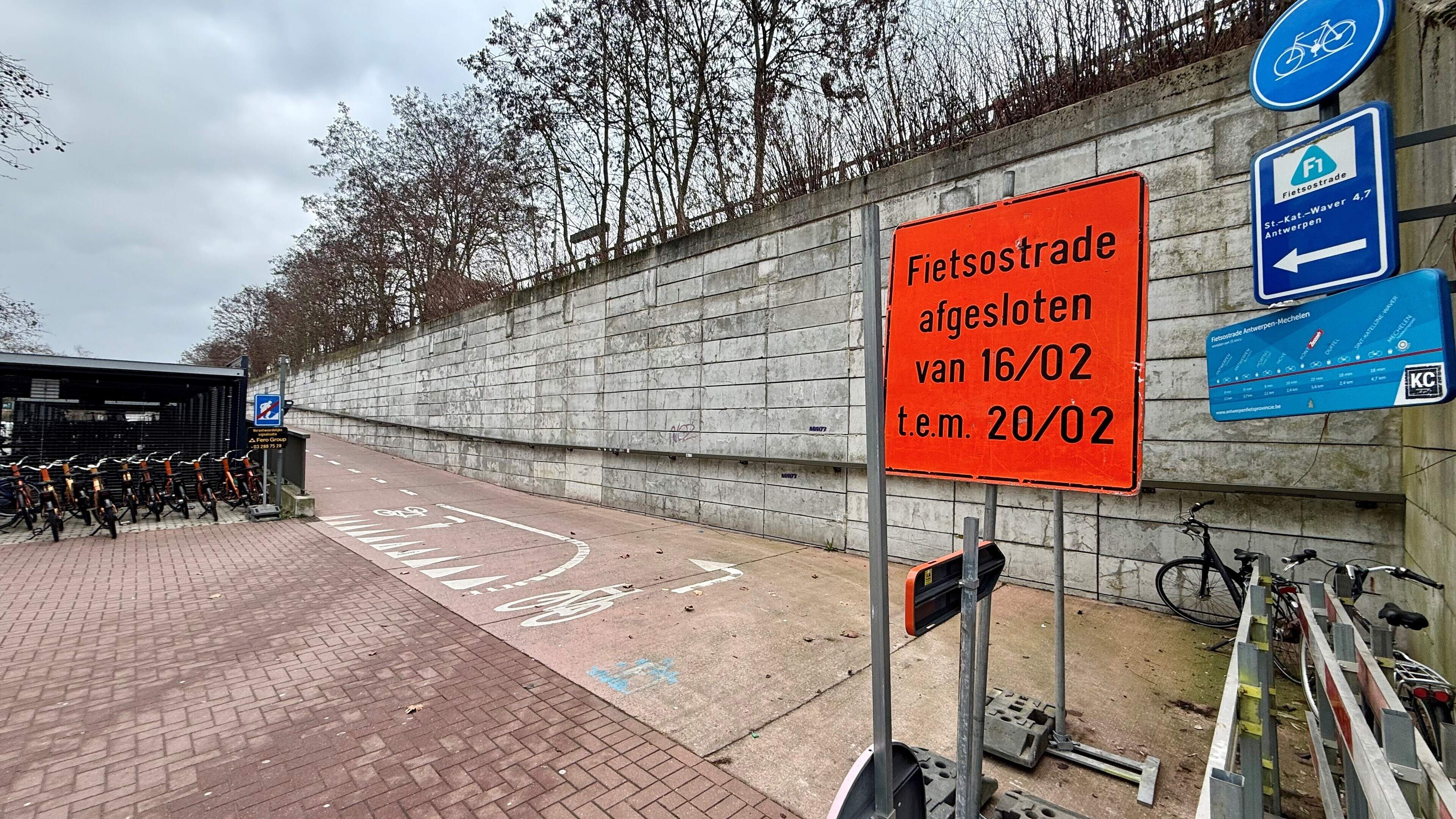 Stukje fietsostrade aan station Nekkerspoel afgesloten voor snoeiwerken