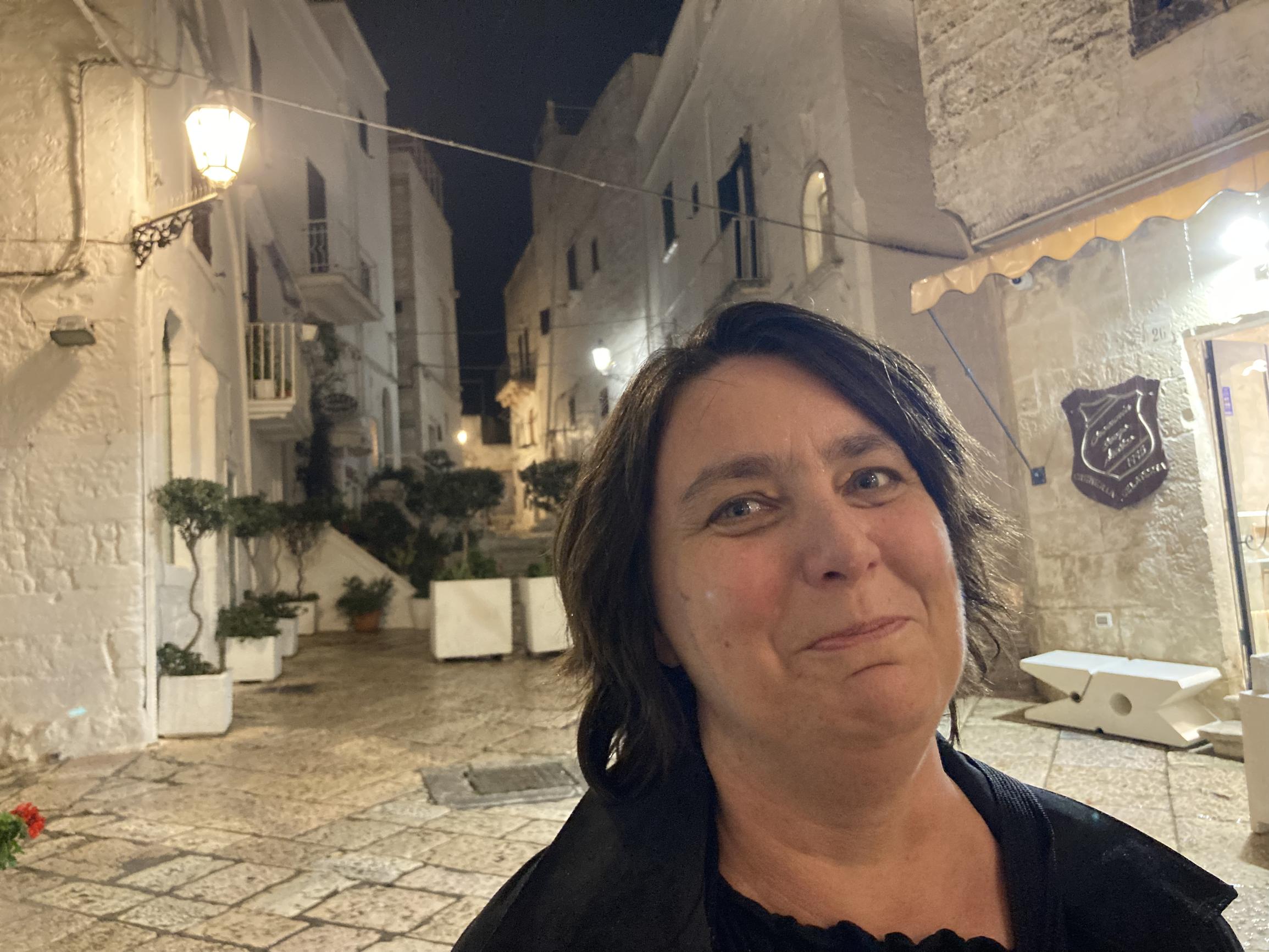 Ben ik een vrouw die aan kanker zal sterven? Die klap ben ik nog aan het  verwerken”: Liesbeth Van Impe en Ann Van den Broeck over hun ziekte | GVA