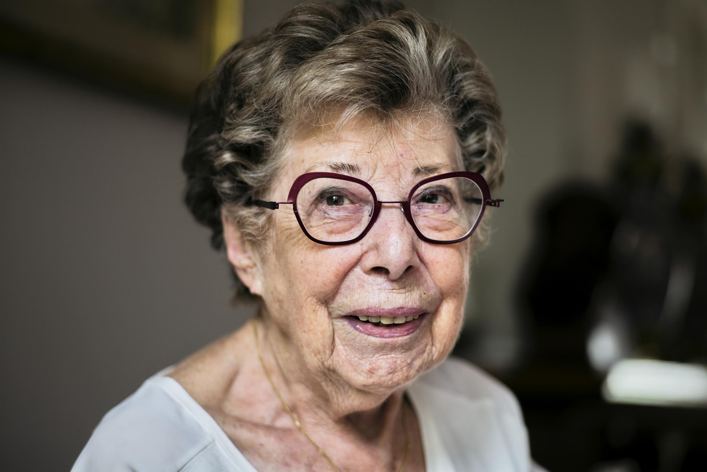 Familie'-actrice Annie Geeraerts (97) verhuist naar serviceflat in Antwerpen na val: “Mijn dochter vond het niet meer verantwoord” | GVA