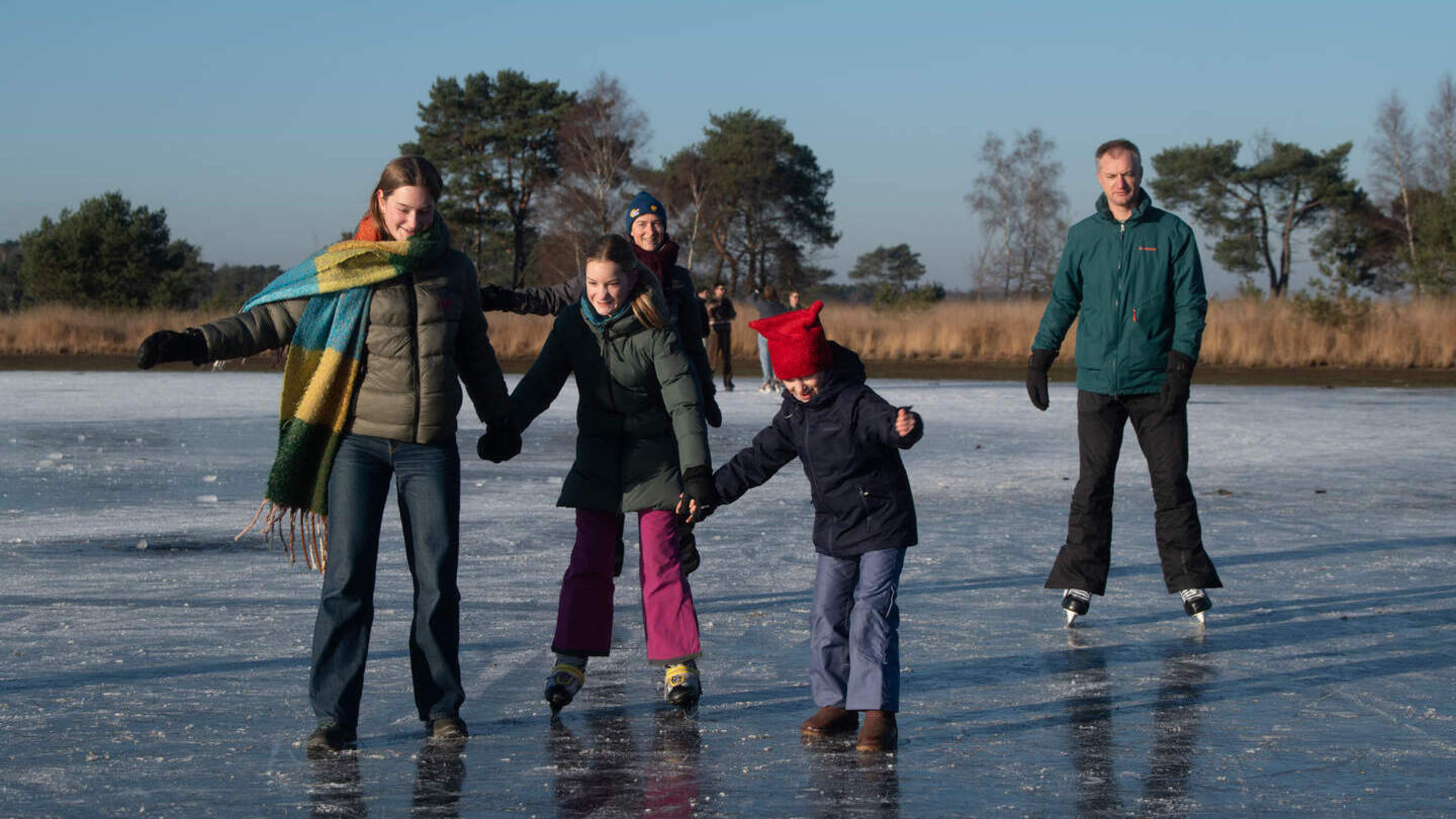 Schaatsen niet langer mogelijk op Kalmthoutse Heide: “Er zitten heel wat barsten in”