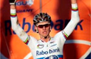 Boom wint veldrit in Surhuisterveen