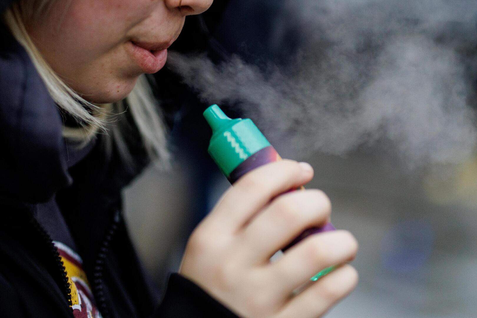 Helft van verkochte vapes in ons land is volgens VapeBel illegaal: Het is  wachten op het eerste dodelijke slachtoffer | GVA