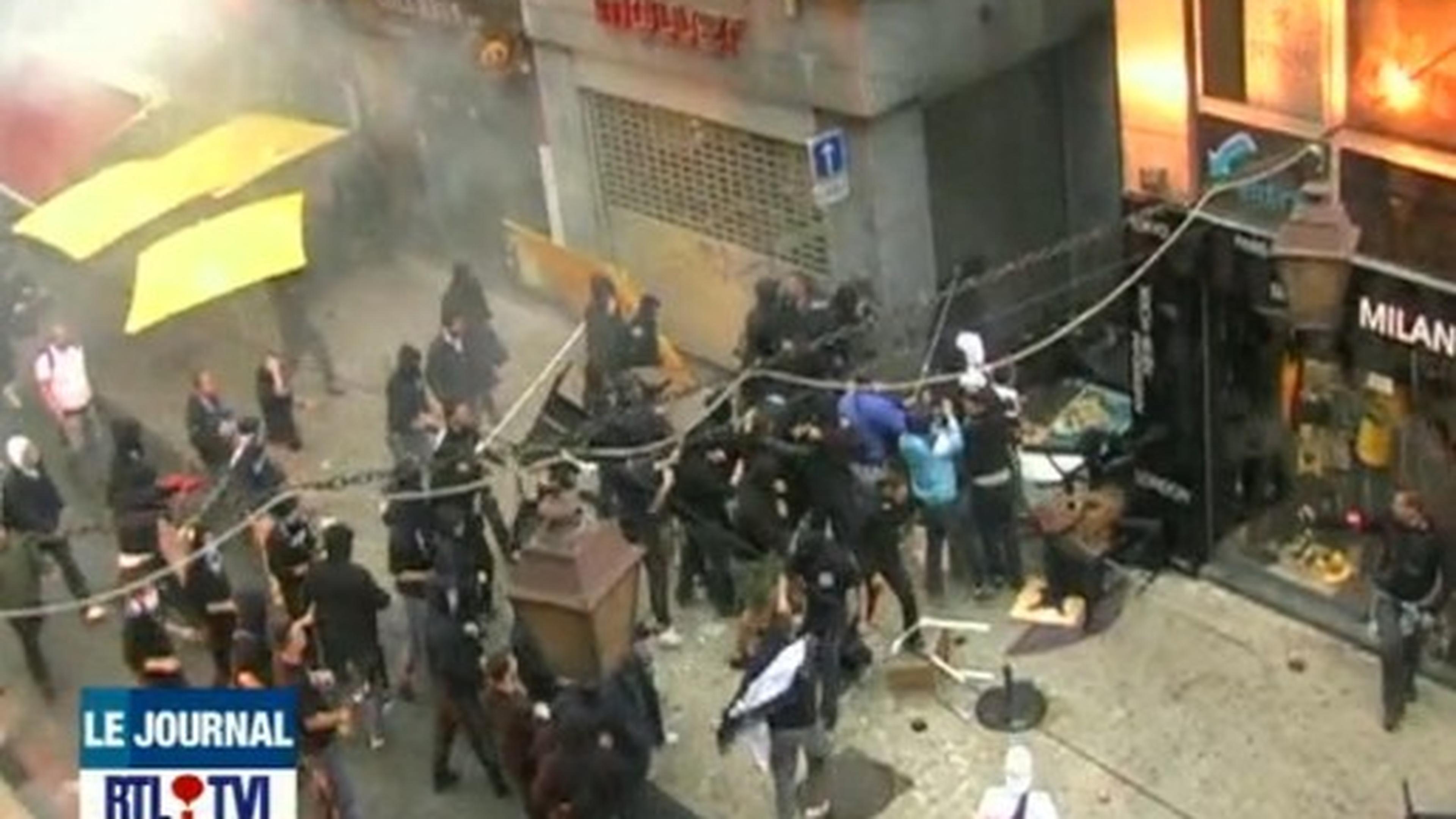 Rellen tussen supporters Standard en Zürich (video)