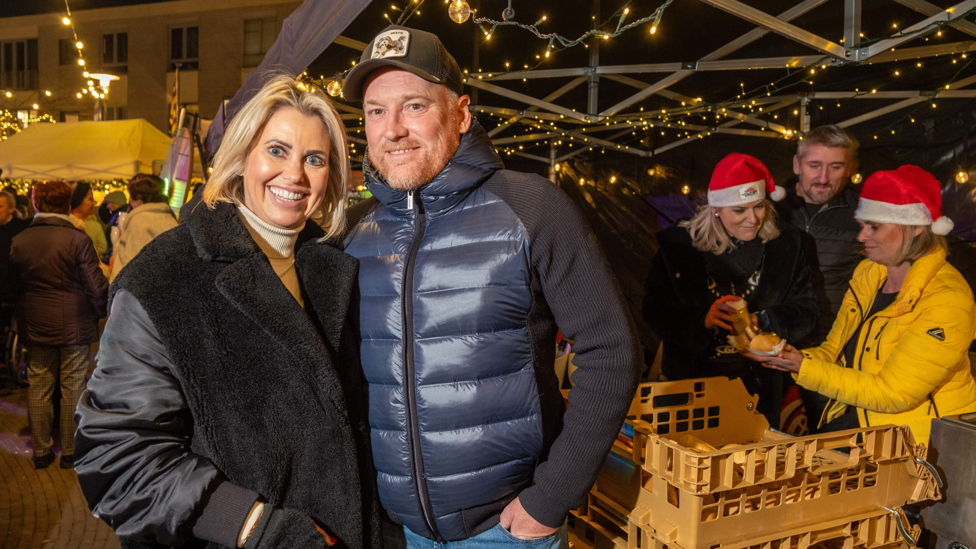 KV Mechelen-coach Vanderbiest geniet van Willebroekse kerstmarkt, avond voor match tegen Cercle: “Of