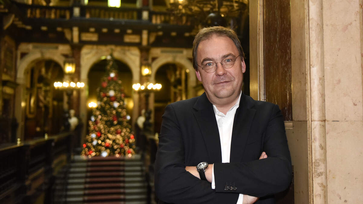 Hij zou zijn visie te hard doordrukken: Antwerps stadsbouwmeester ...