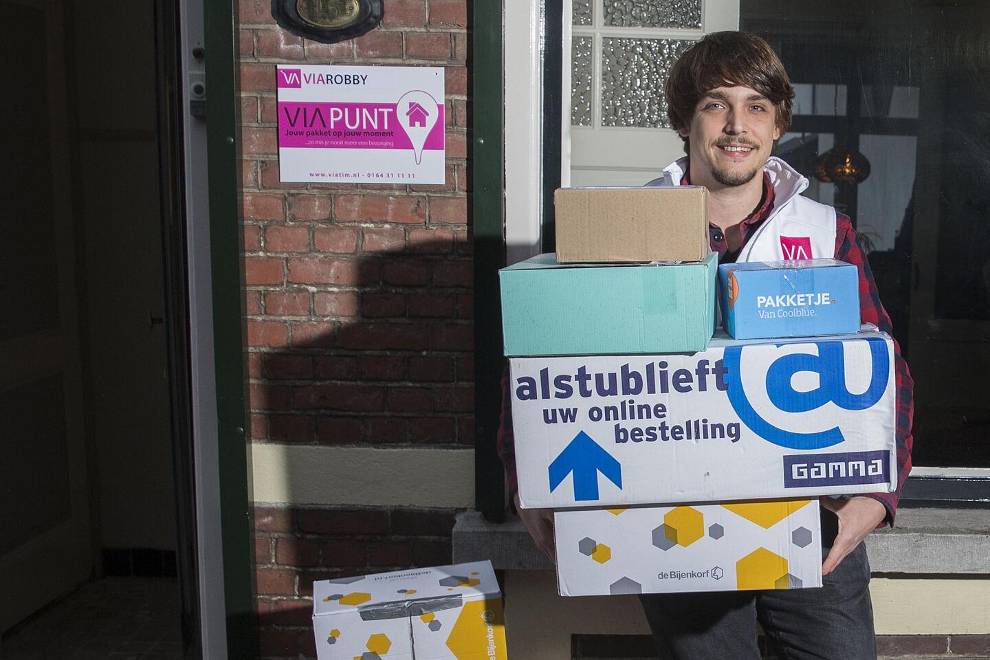 Op pakketjes van je buren letten kan 100 euro per maand opleveren | GVA