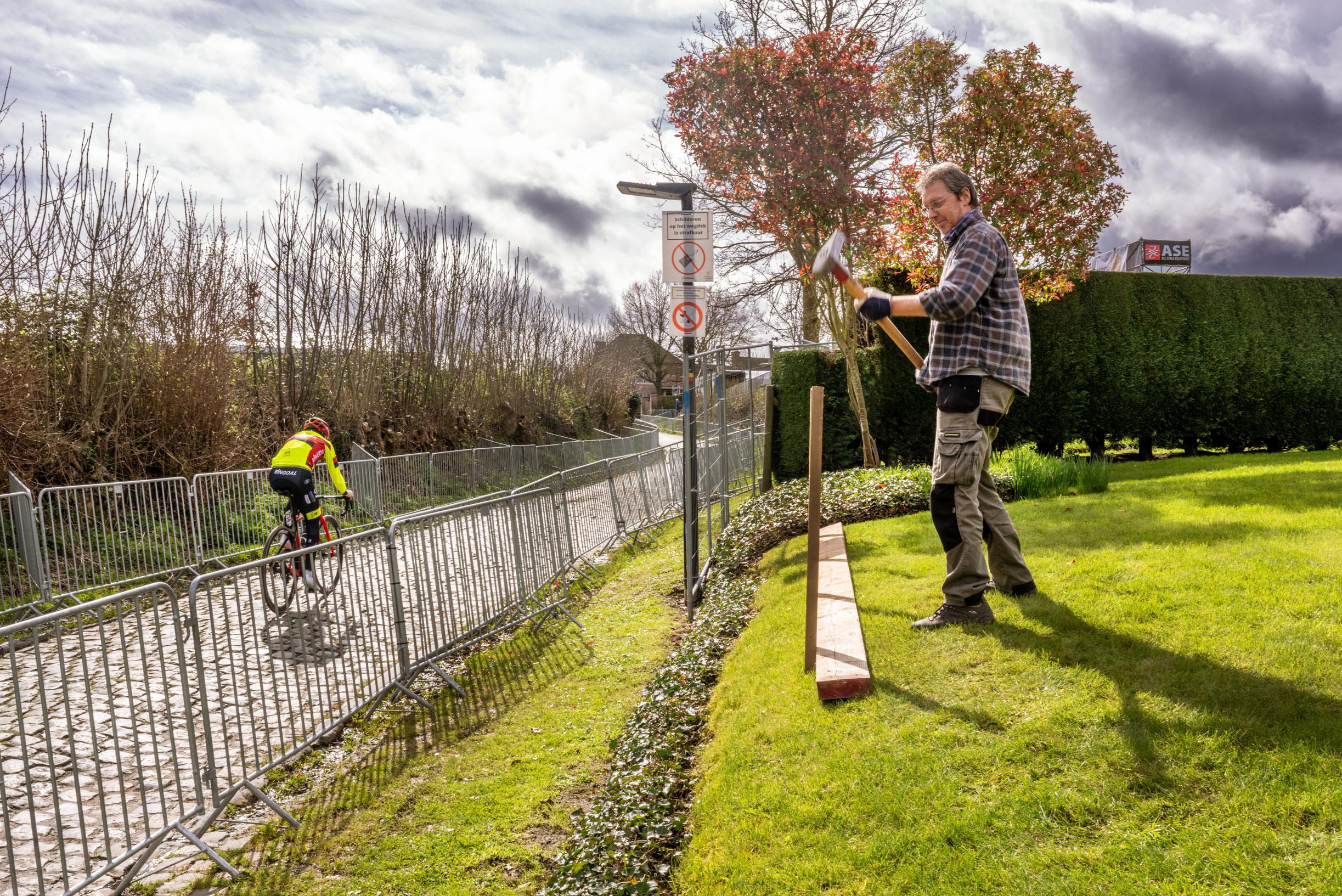 Wonen aan de Oude Kwaremont: “Tijdens de Ronde ga ik een weekend bij mijn  ma slapen” | GVA