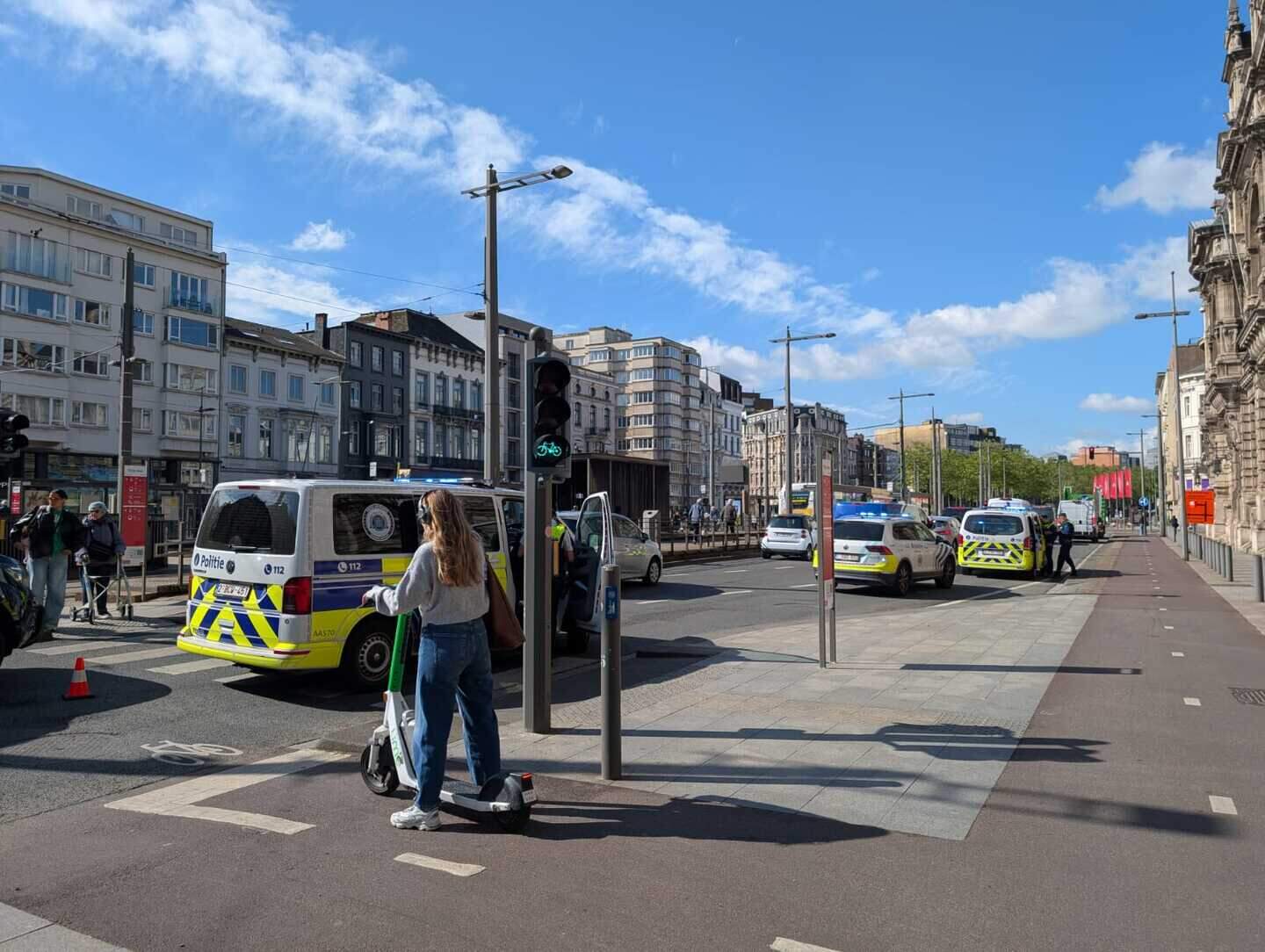 De jongen werd met spoed overgebracht naar het ziekenhuis.