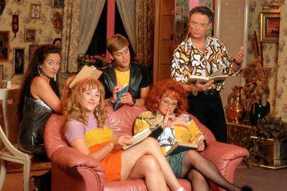 Wanda Joosten (Janineke), Iris Van Straten (Sabrina), Paul Maes (Franky), Mitta Van der Maat (Maria) en Luk Wyns (Cois)"