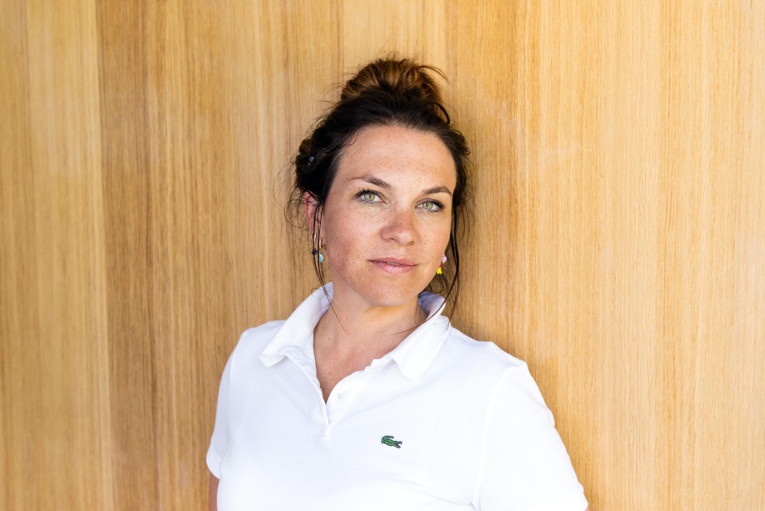 Ook Siska Schoeters laat zich ontdopen na het zien van ‘Godvergeten