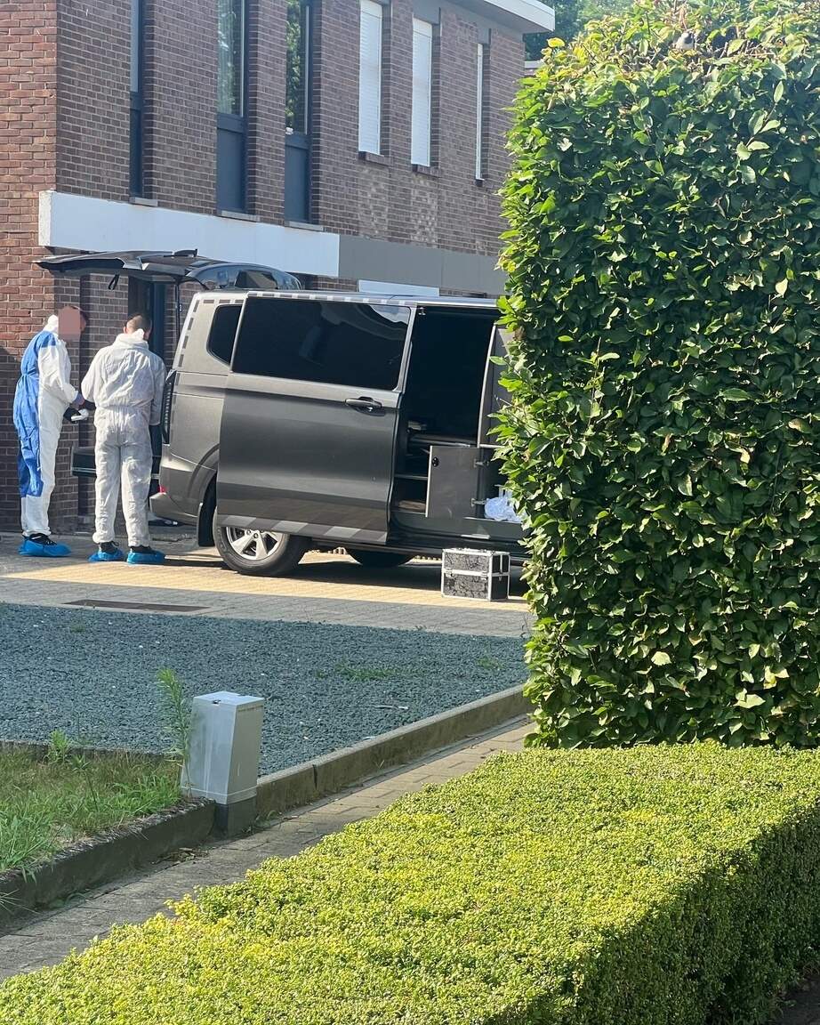 Vader en zoon dood aangetroffen in huis in Herentals: voorlopig geen  aanwijzingen van kwaad opzet | GVA