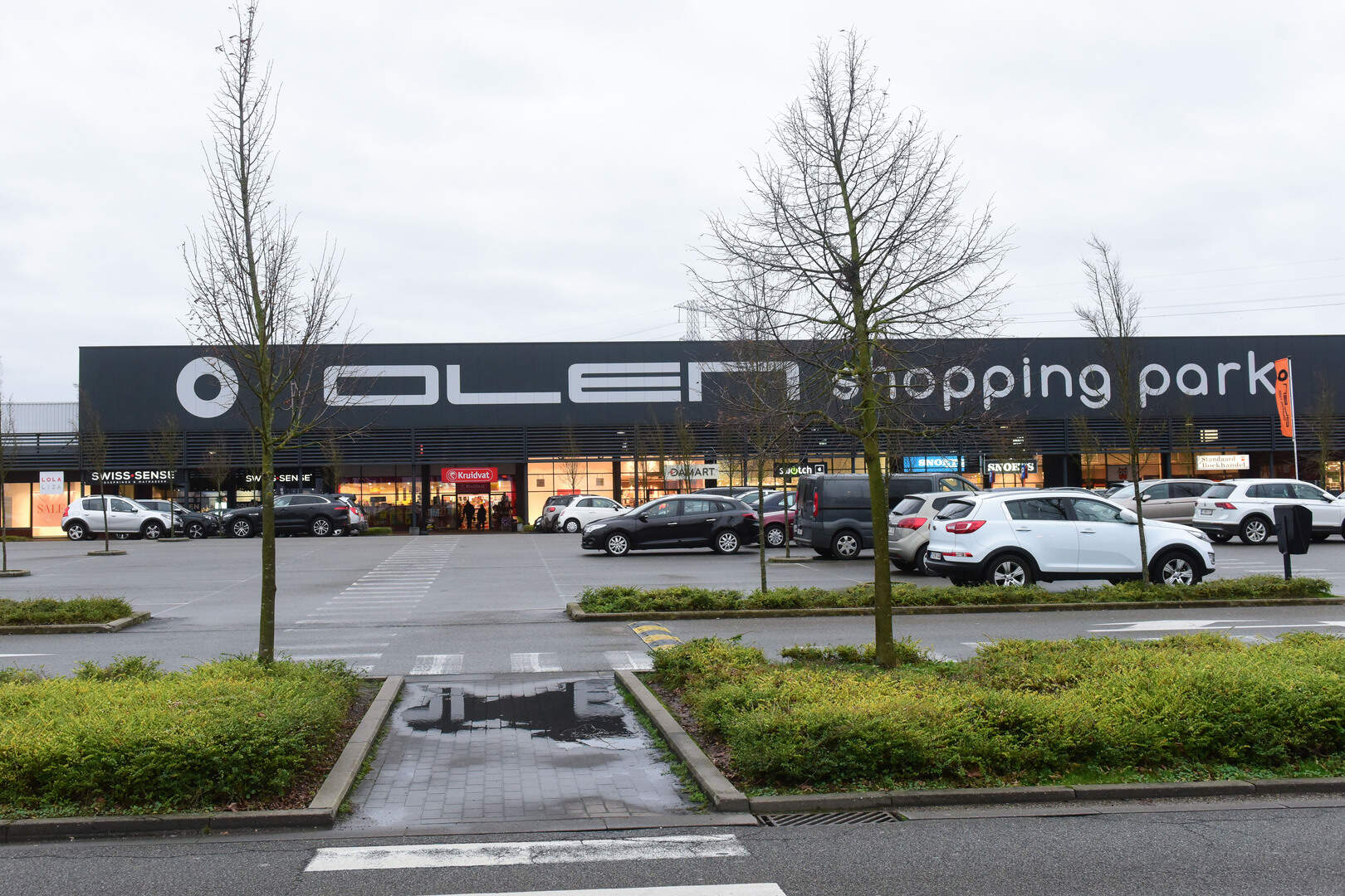 Duo veroordeeld tot 12 maanden cel voor diefstallen in shoppingpark ...