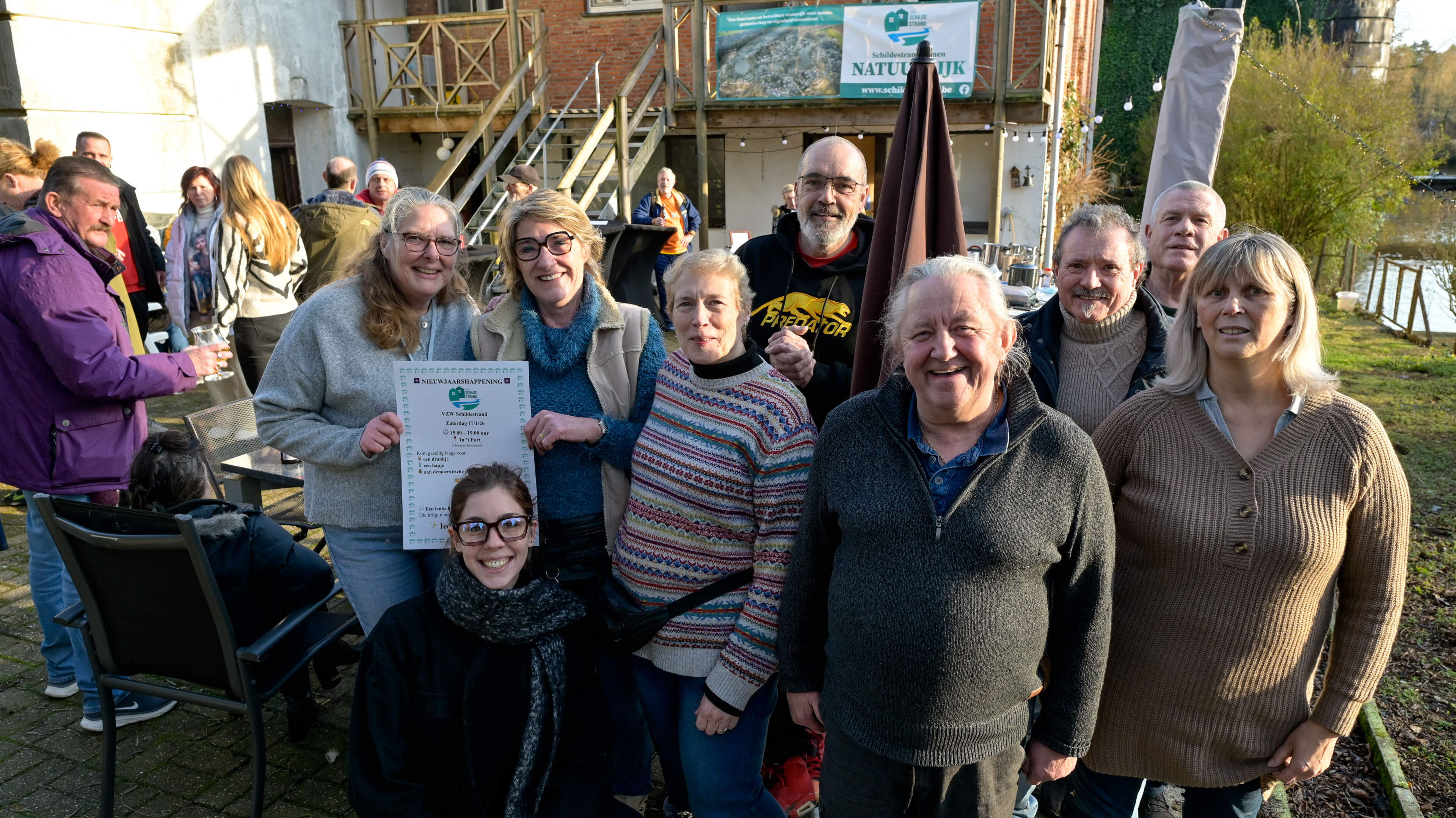 Vzw Schildestrand viert nieuwe jaar in ‘haar’ fort en haalt banden met lokale politici aan: argwaan 