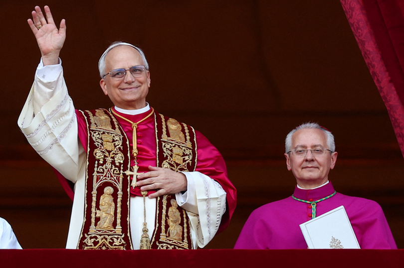 In oude gewaden, maar met nieuwe gebruiken: deze symbolen koos paus
