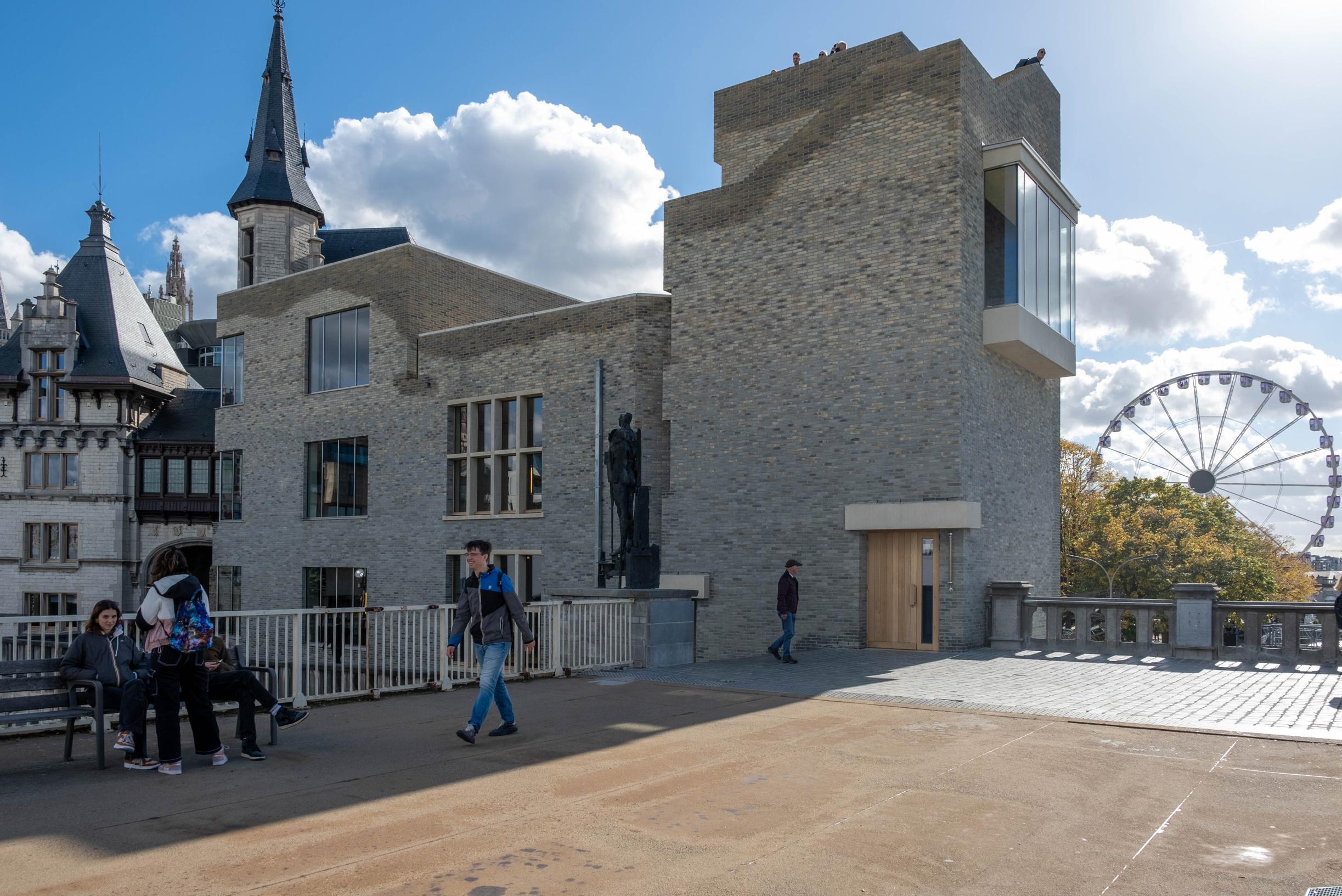 Veel kritiek, maar bezoekers begrijpen waarom Het Steen Onroerenderfgoedprijs won: “Het mag voor alt