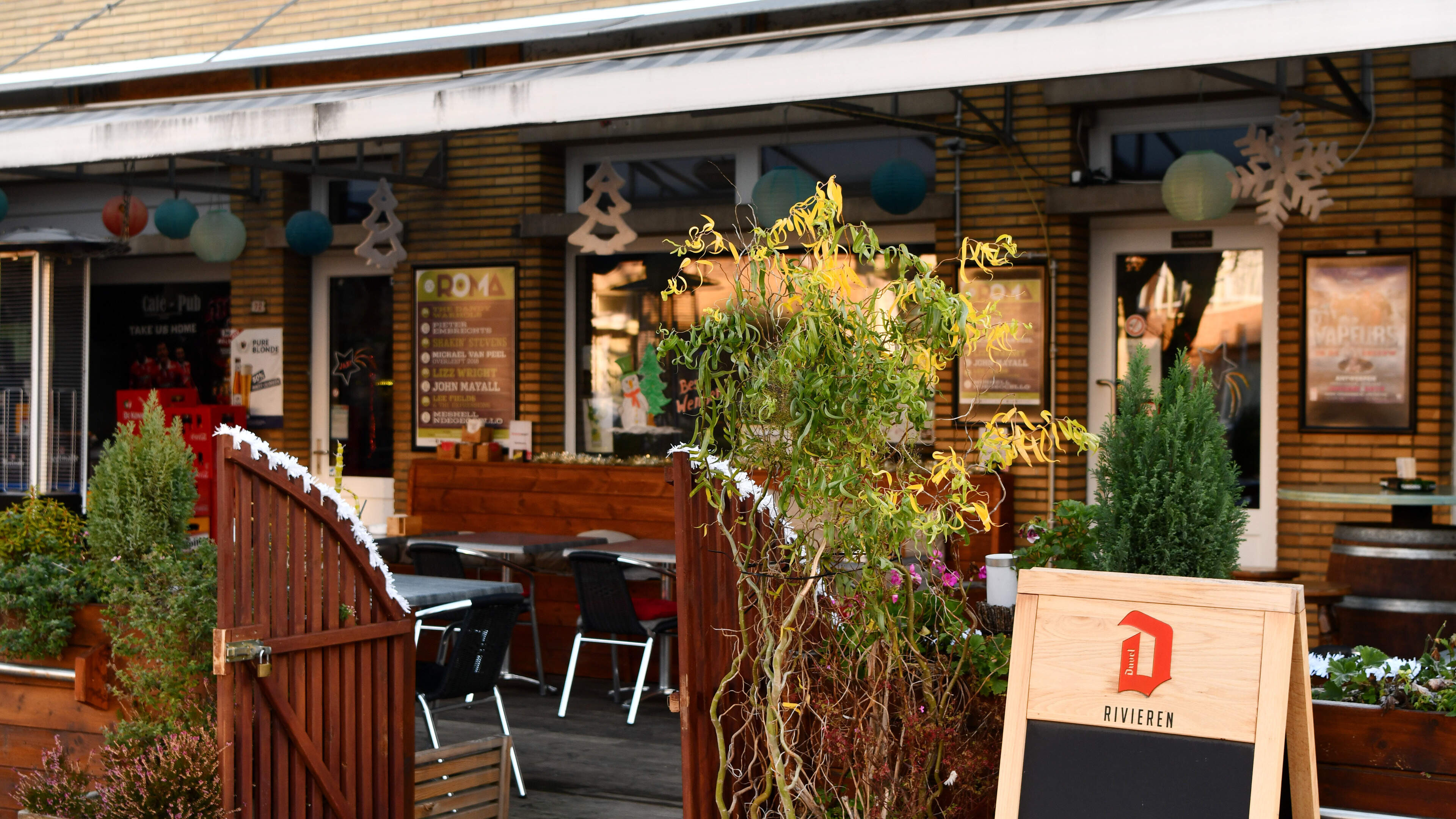 Inbreker slaat toe in volkscafé Ter Rivieren in Deurne