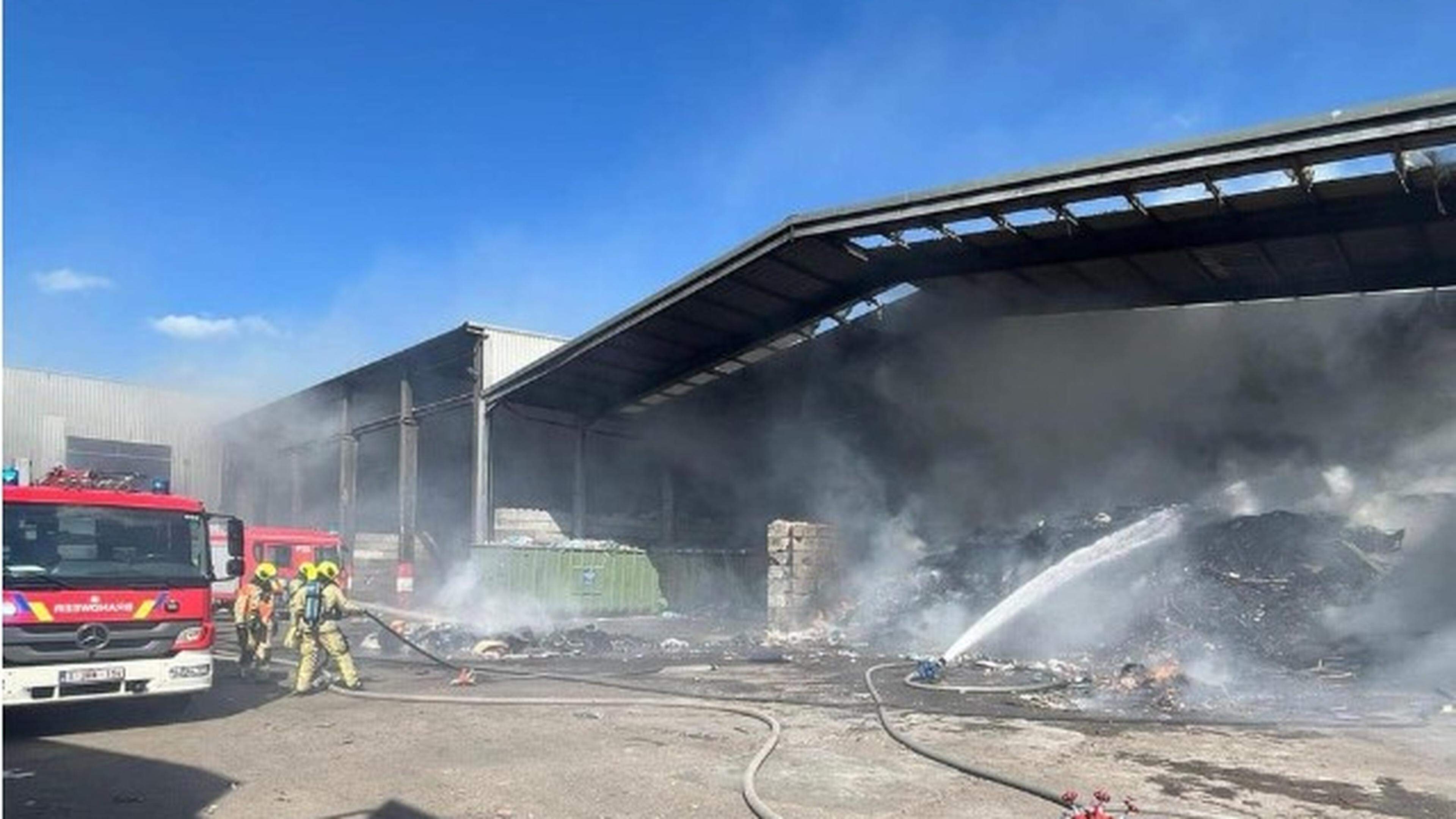 Sporen tussen Vilvoorde en Mechelen vrijgegeven na brand in afvalverwerkend bedrijf