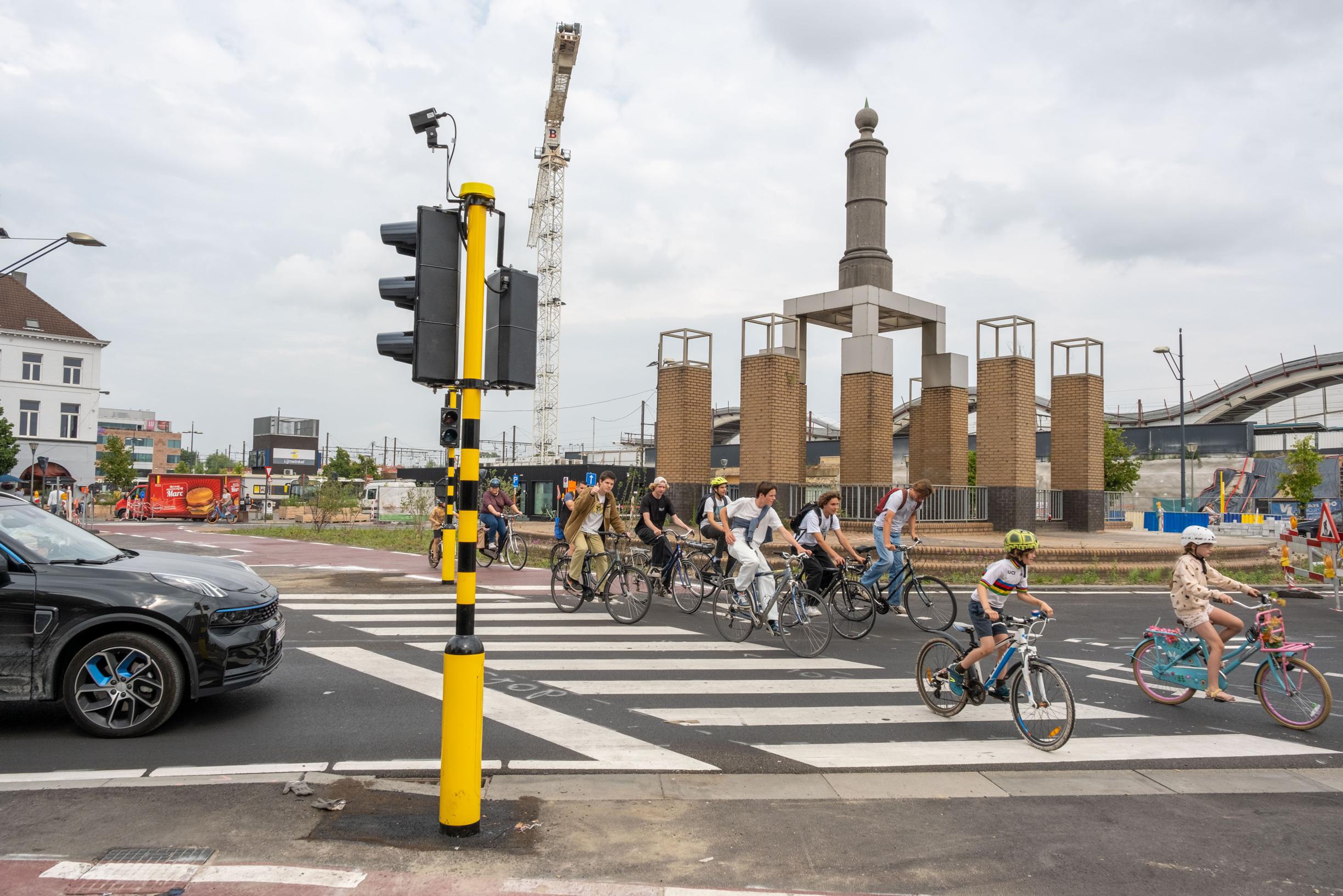 Dieven beroven pendelaars van hun gsm