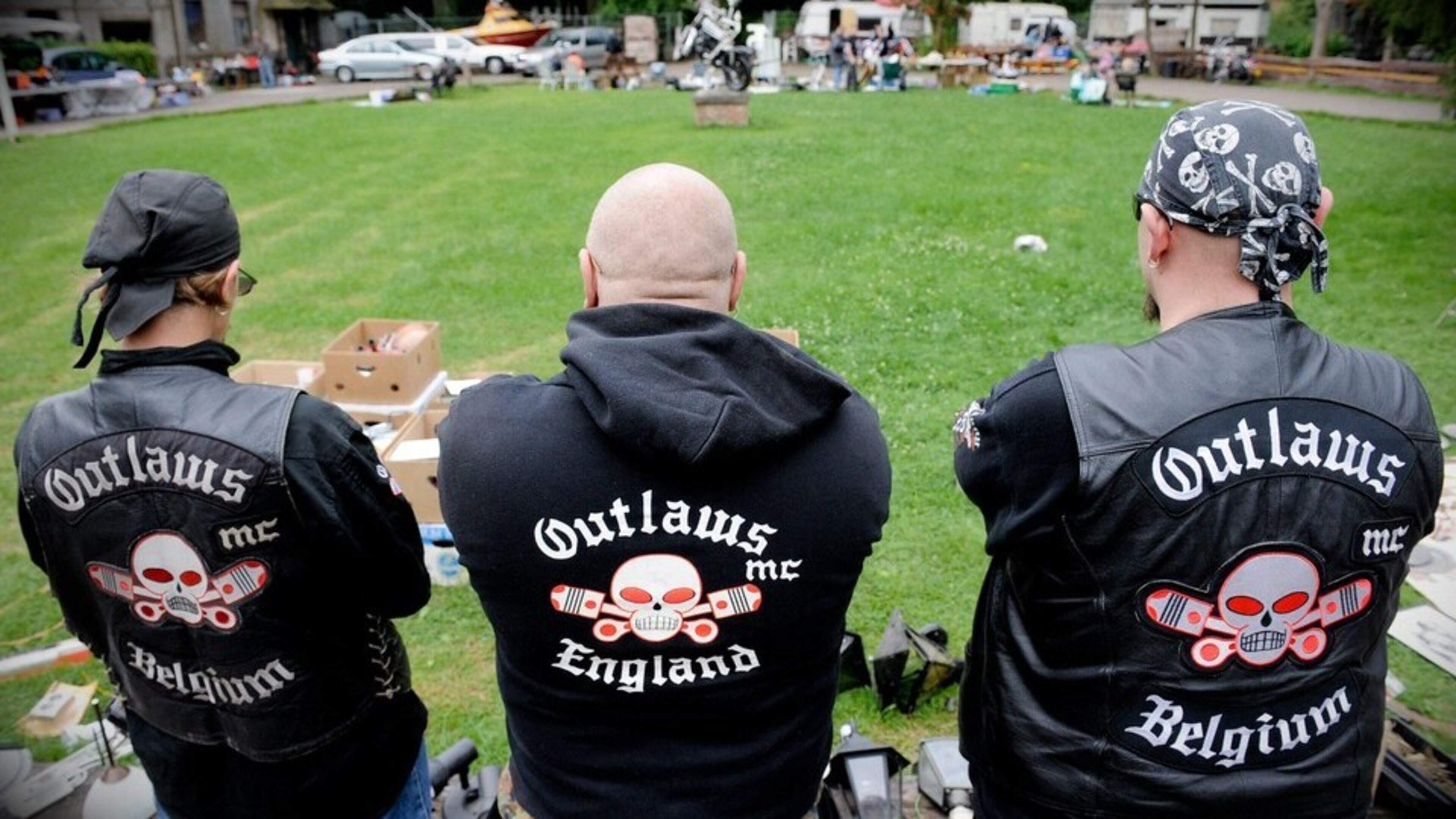 Geen straf voor negen leden van motorclub Outlaws na vondst wapenarsenaal: “Wel schuldig aan inbreuk