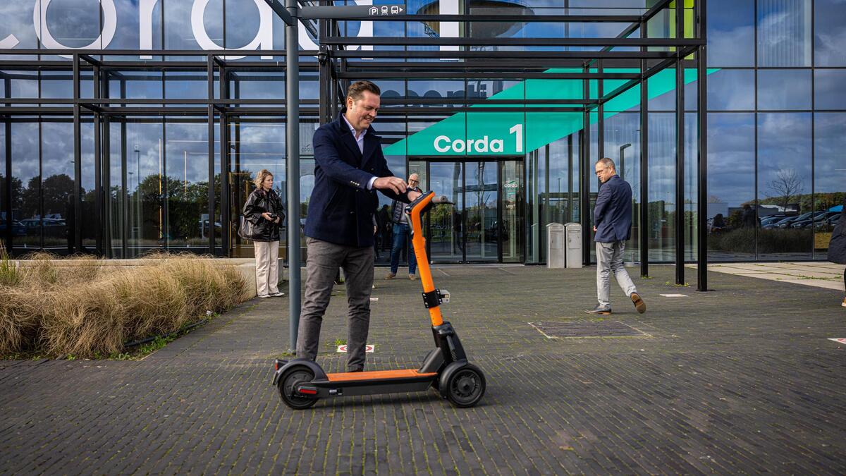 Eerste Europese zelfrijdende step rijdt rond op Corda Campus: “Komt je ...