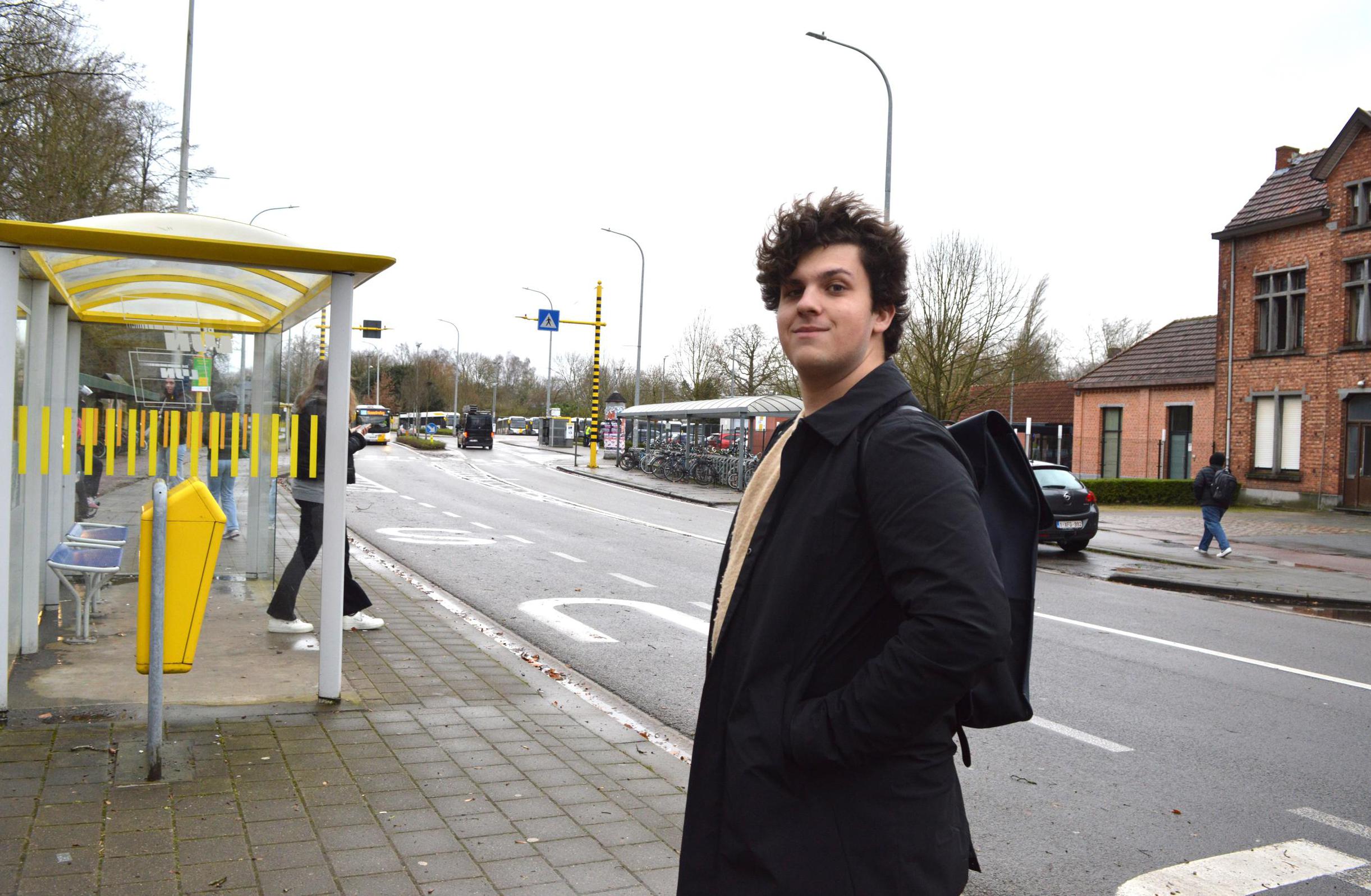 Gevolgen nieuwe regeling De Lijn: overstappen in Malle om van Sint ...