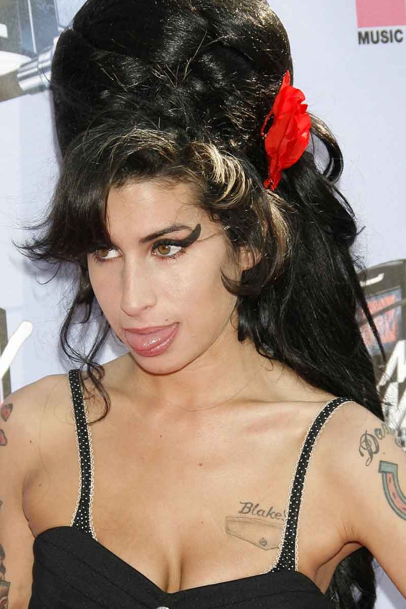 Familie Amy Winehouse gaat op rouwreis | GVA