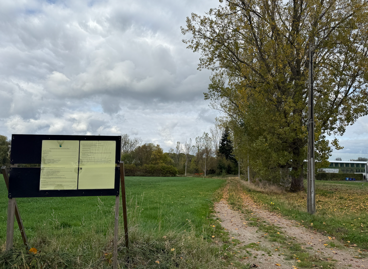 De plek waar Bioscape moet komen, met rechts achteraan in beeld Vaccinopolis. 
