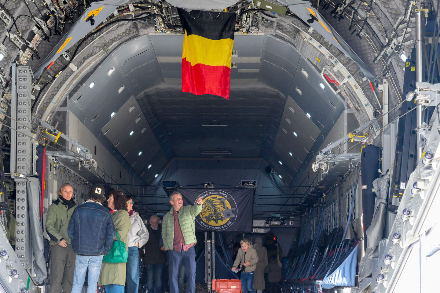 IN BEELD. “Pak ons dit niet af”: meer dan 4.000 vliegtuigliefhebbers ...