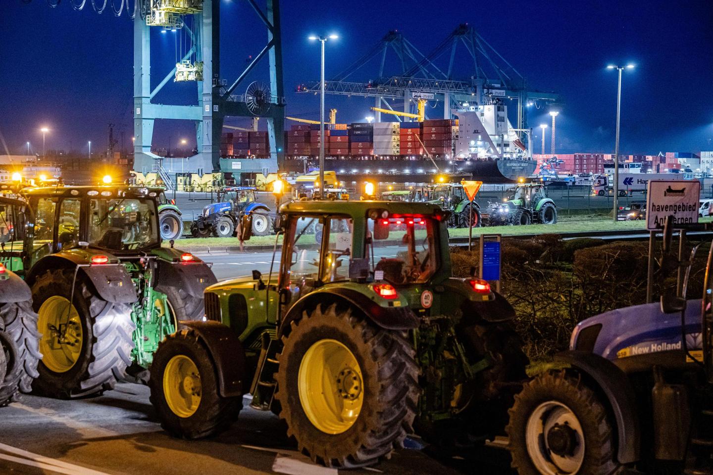 “De industrie stoot veertig keer meer uit dan wij”, zeggen de jonge boeren.