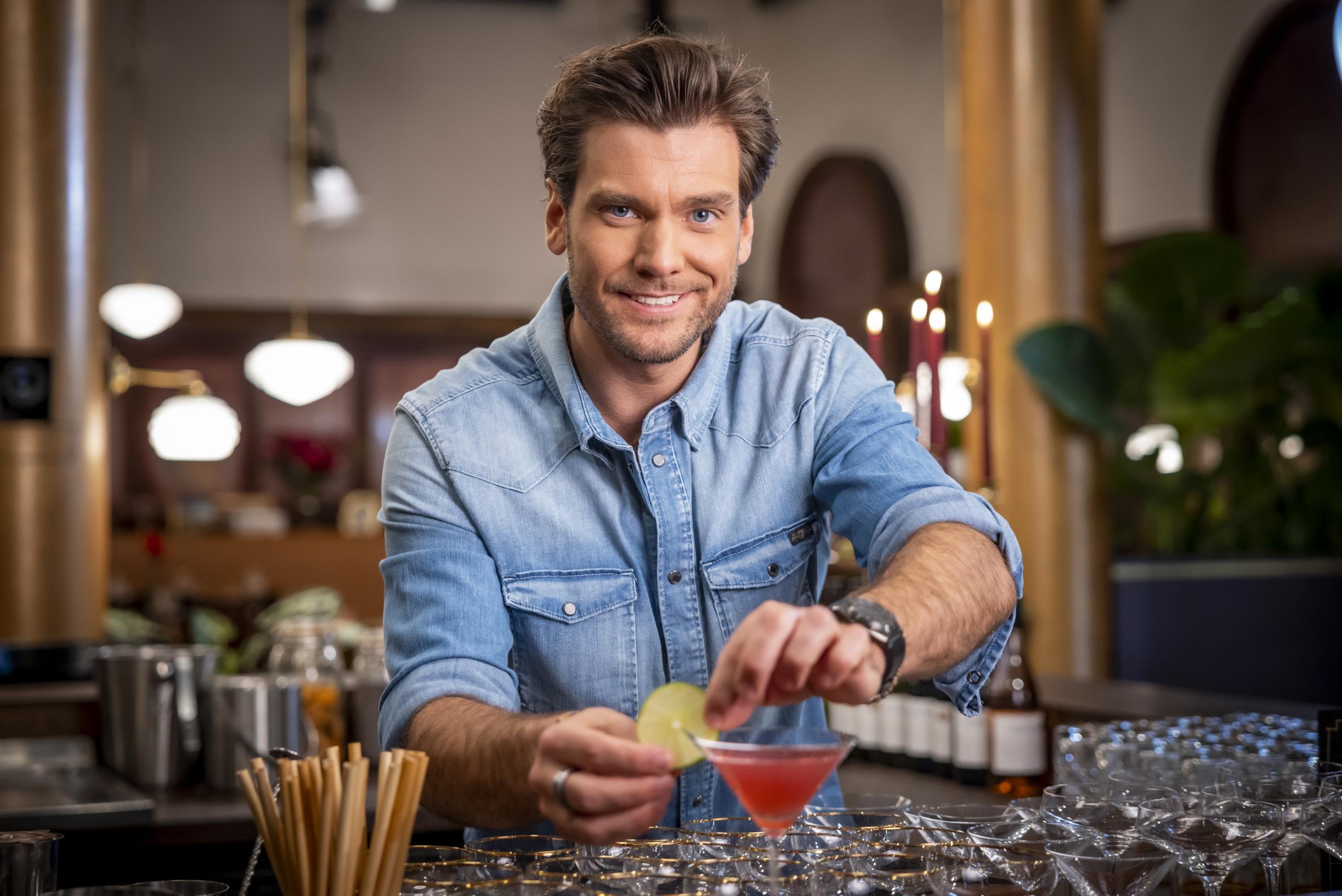 First Dates'-barman Bram verkocht Antwerpse cocktailbar: “Toen ik Quotes opende, was ik eigenlijk nog in shock” | Nieuwsblad
