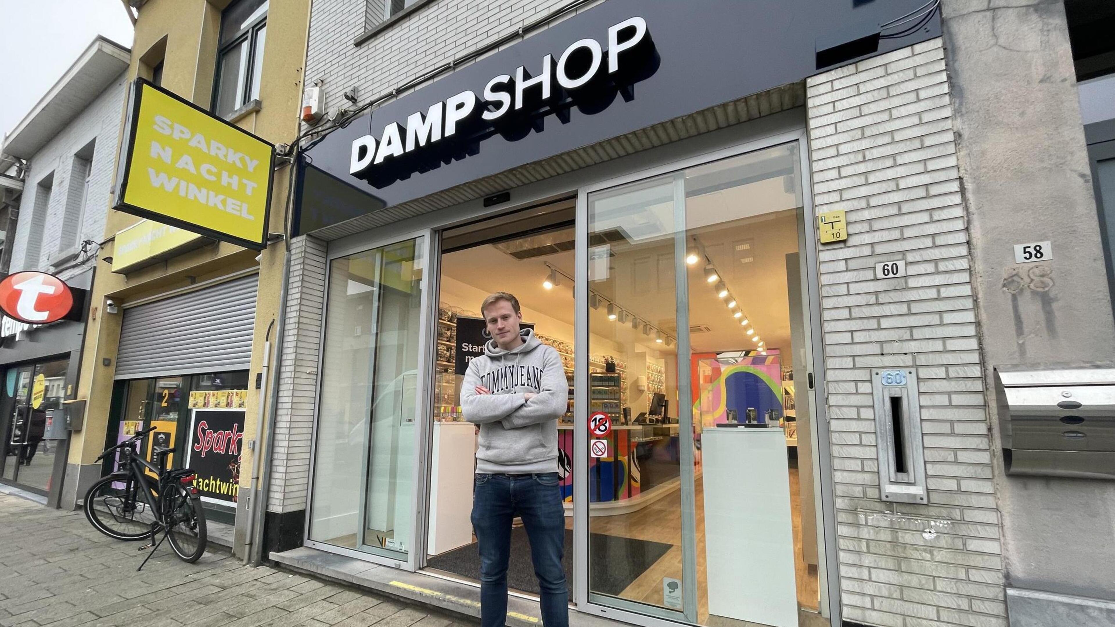 Orange-winkel in Bergstraat maakt plaats voor Dampshop: “Doel is te stoppen  met roken”
