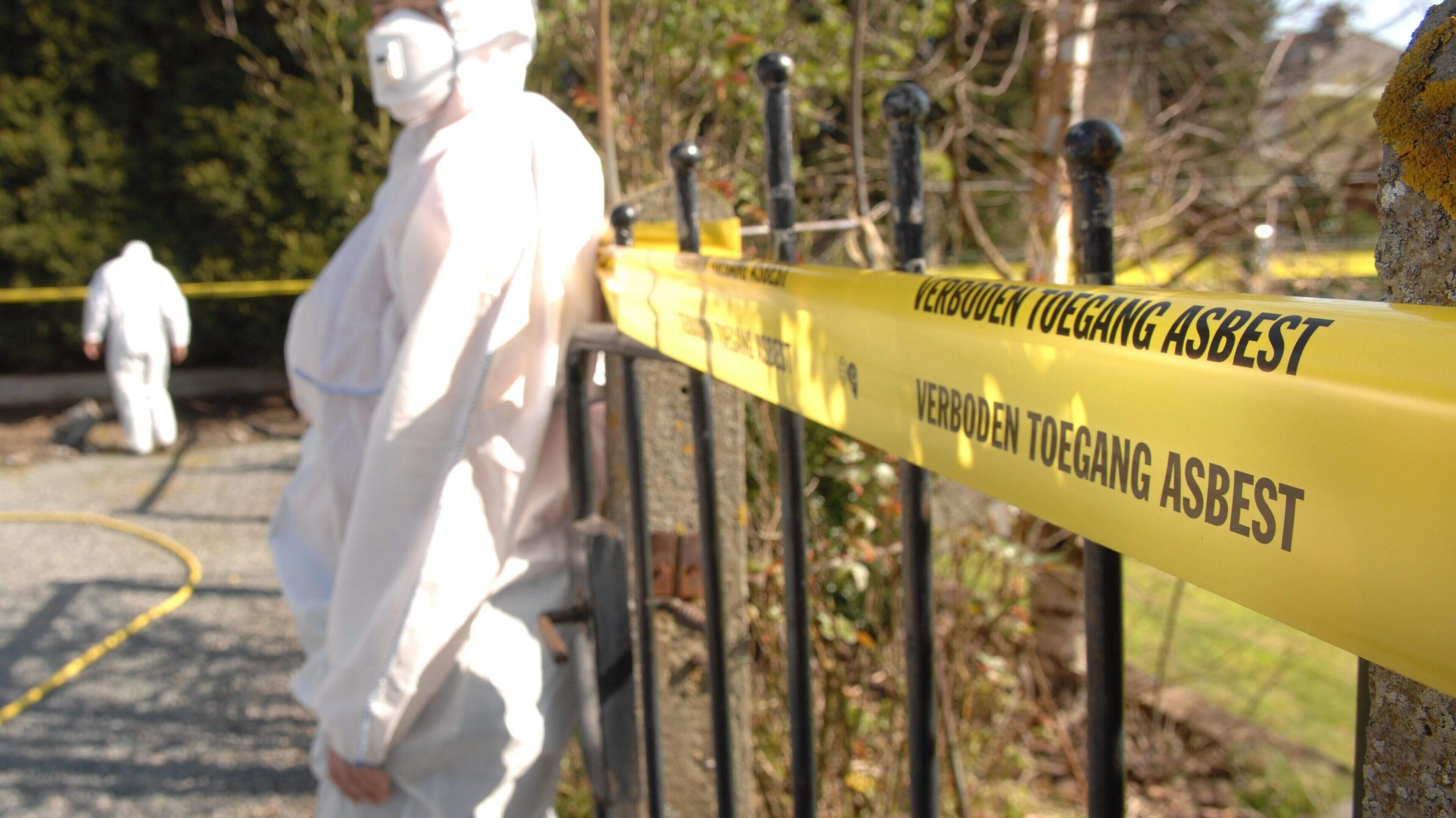 Mechelen geeft asbestverwijdering en brandveiligheid prioriteit bij werken in jeugdlokalen