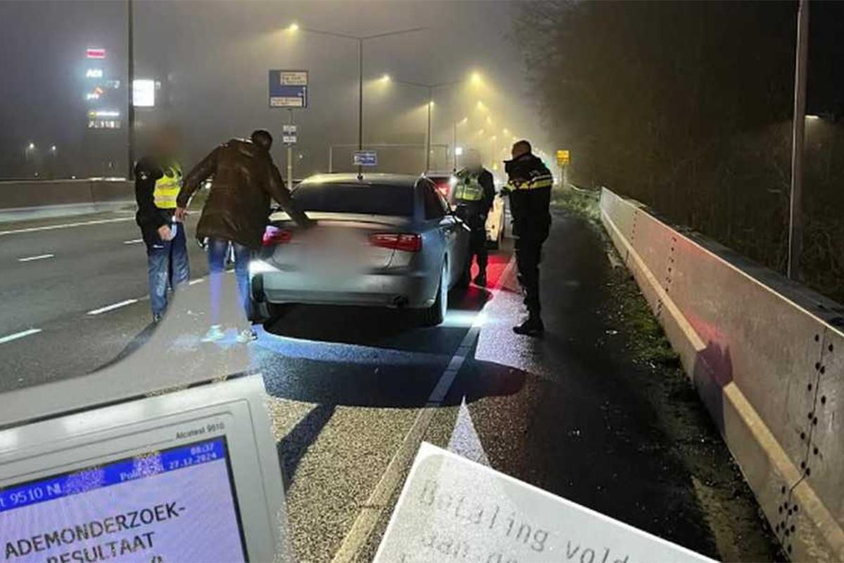 Nederlandse agenten zetten auto met bloedvlekken aan de kant: Belg (29 ...