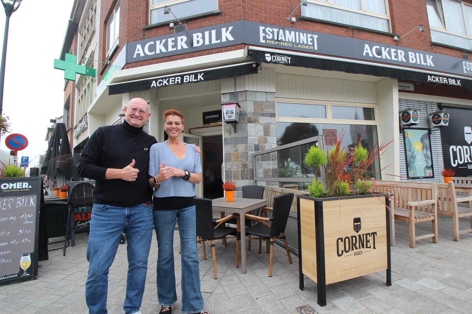 Tom Claes neemt café Acker Bilk over, Krisje wordt het vaste gezicht ...