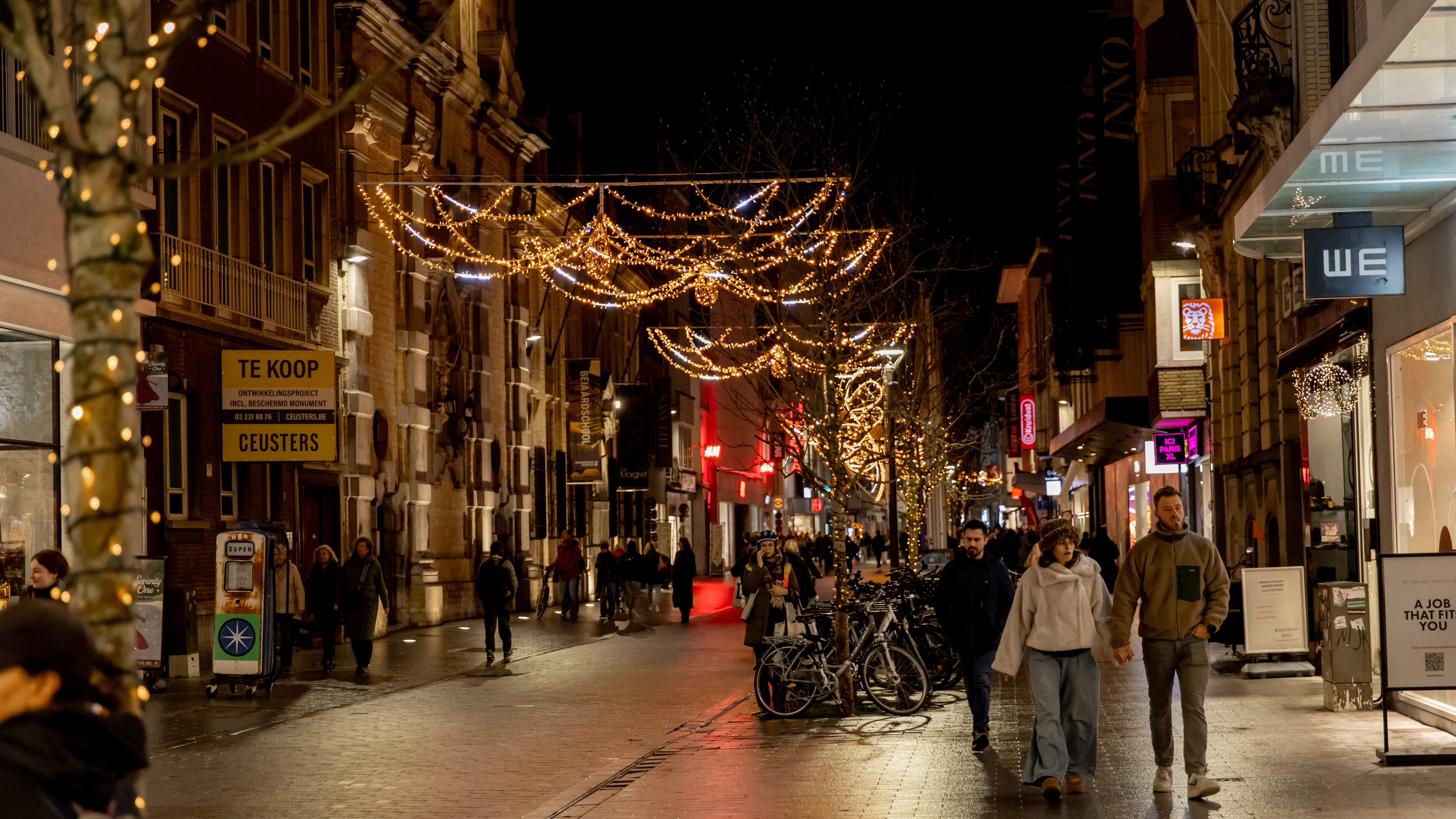 Sfeerverlichting in Mechelse straten wordt aangepast voor Valentijn: “Ze zorgen langer voor sfeer en