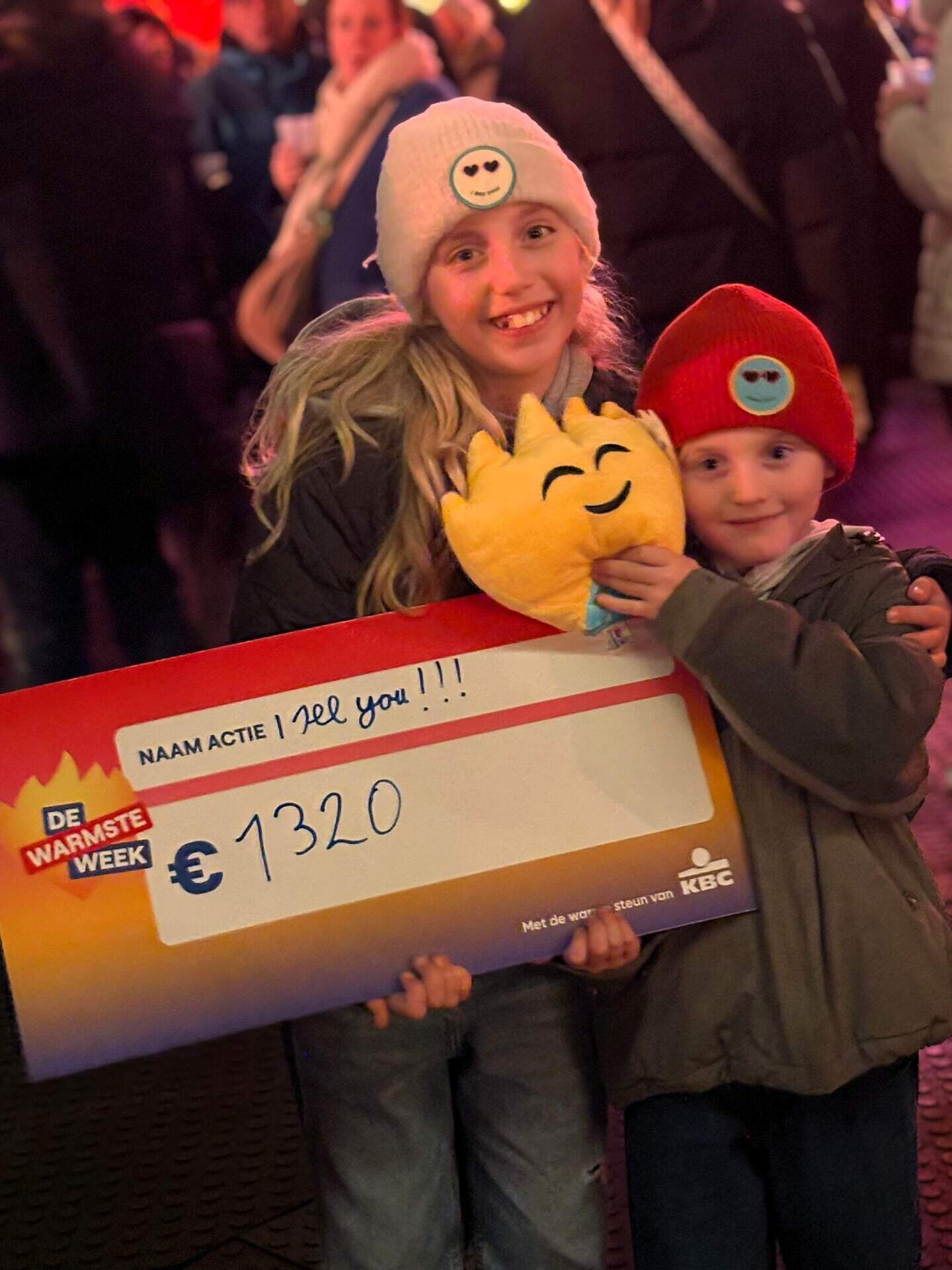 Warmste Week Cheque Amelie en Gaston maken Sint-Filippus warm voor patches: “Om tante Anja ...