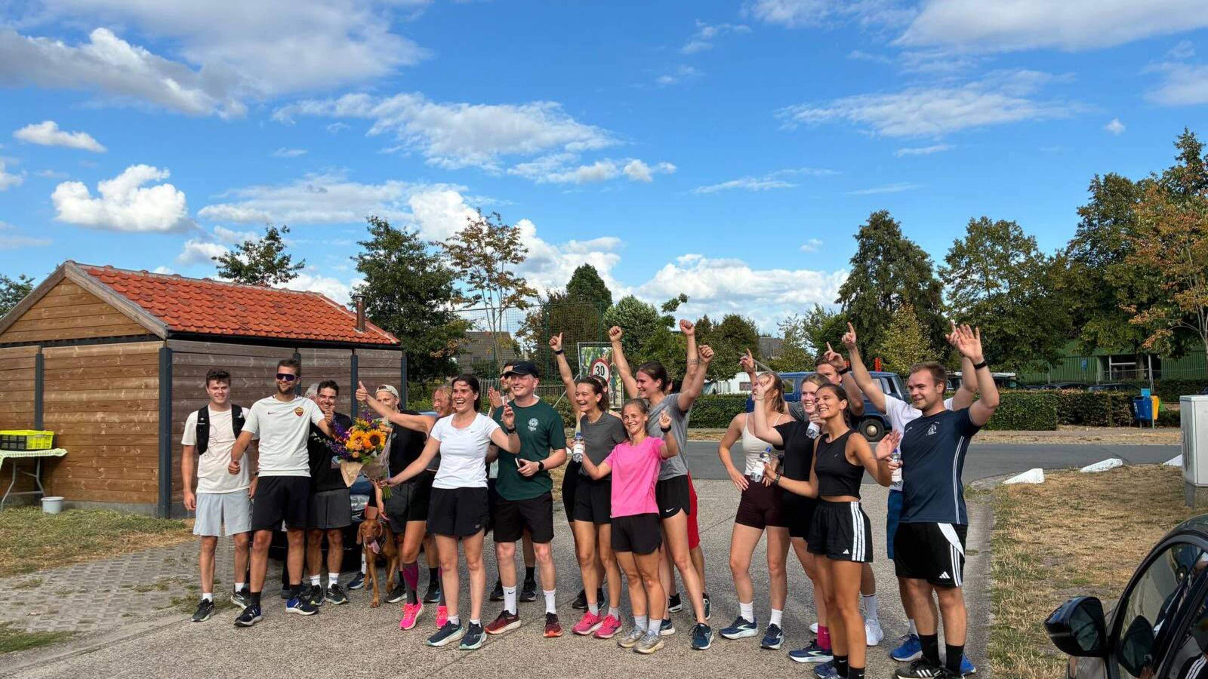 Claudine (26) sluit loopactie voor betere pacemakers emotioneel af: “Vorm van therapie”