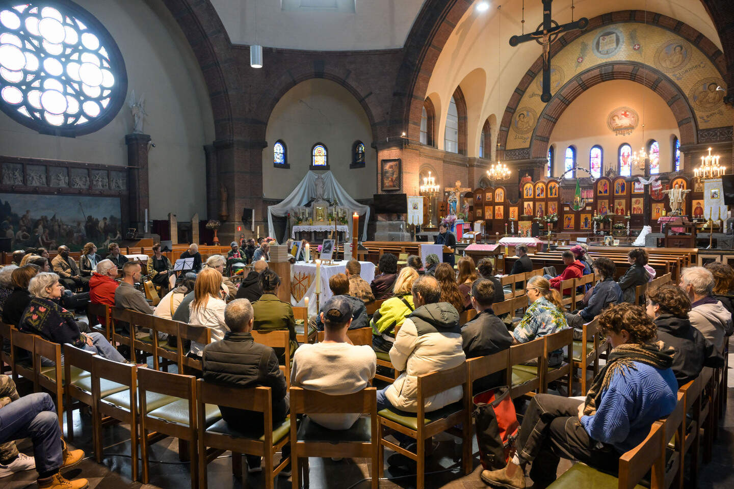 De uitvaart van de Poolse dakloze Jaro vond plaats in de Heilig Hartkerk in de Antwerpse Lange Beeldekensstraat.