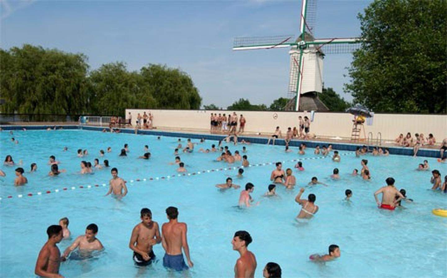 ZOMERTIPS. Op het dak, in de schaduw van het MAS of in een gloednieuw