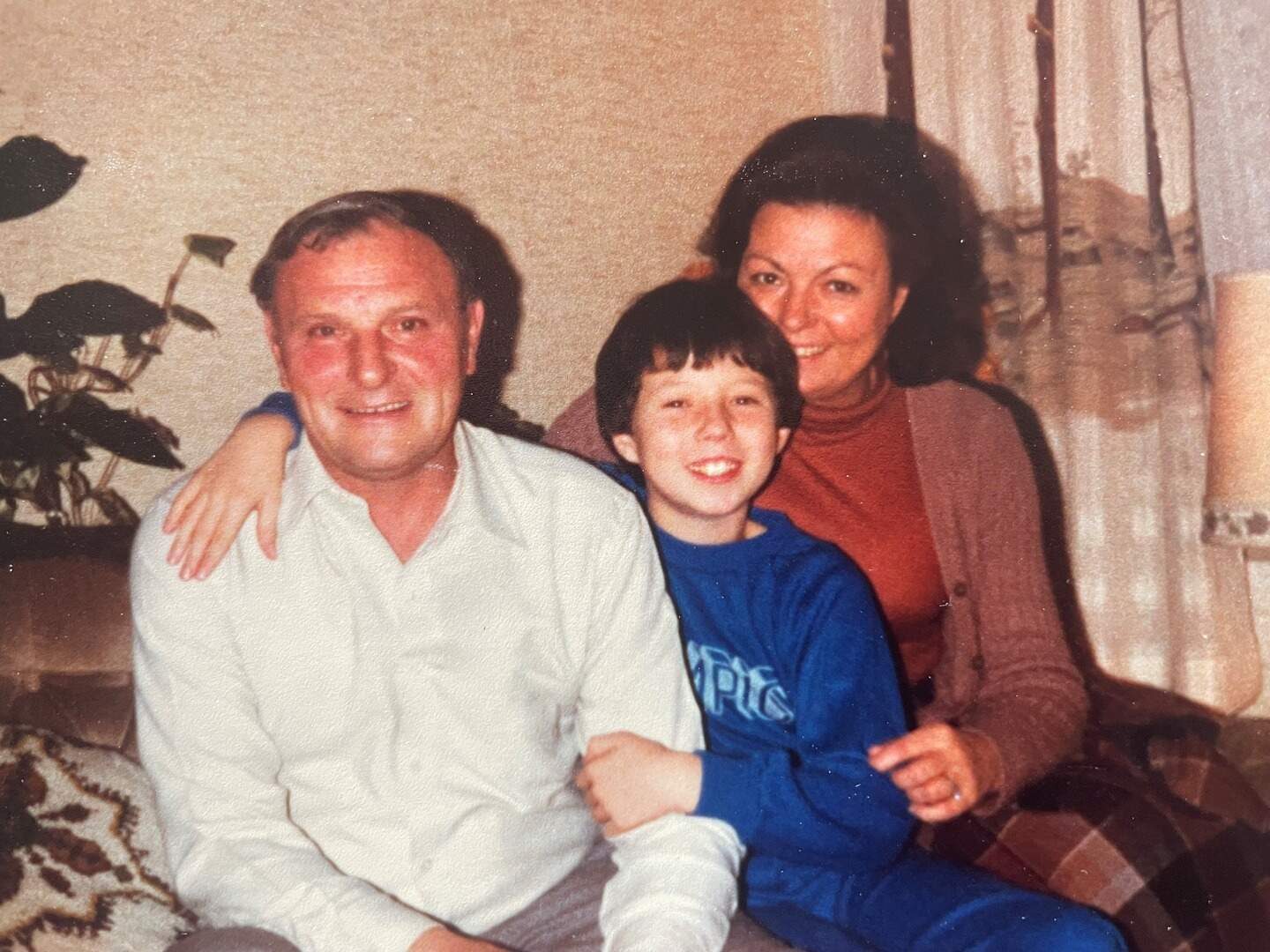 Guy Van Ginderen als 11-jarige met papa Jos en mama Terry.