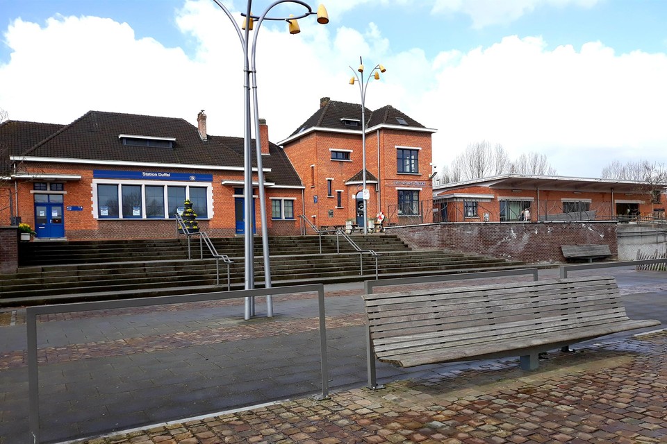 Hele voormiddag hinder door ongeval op spoor in Duffel: treinverkeer ondertussen weer op gang gekome
