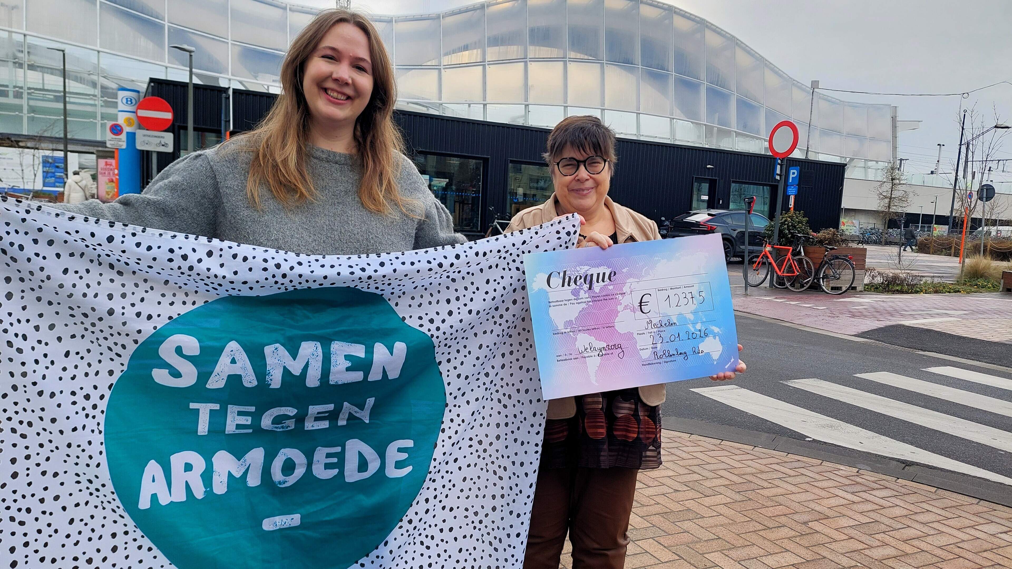 Verkoop van handgemaakte spulletjes levert 1.200 euro op voor Welzijnszorg: “Het geeft me veel voldo